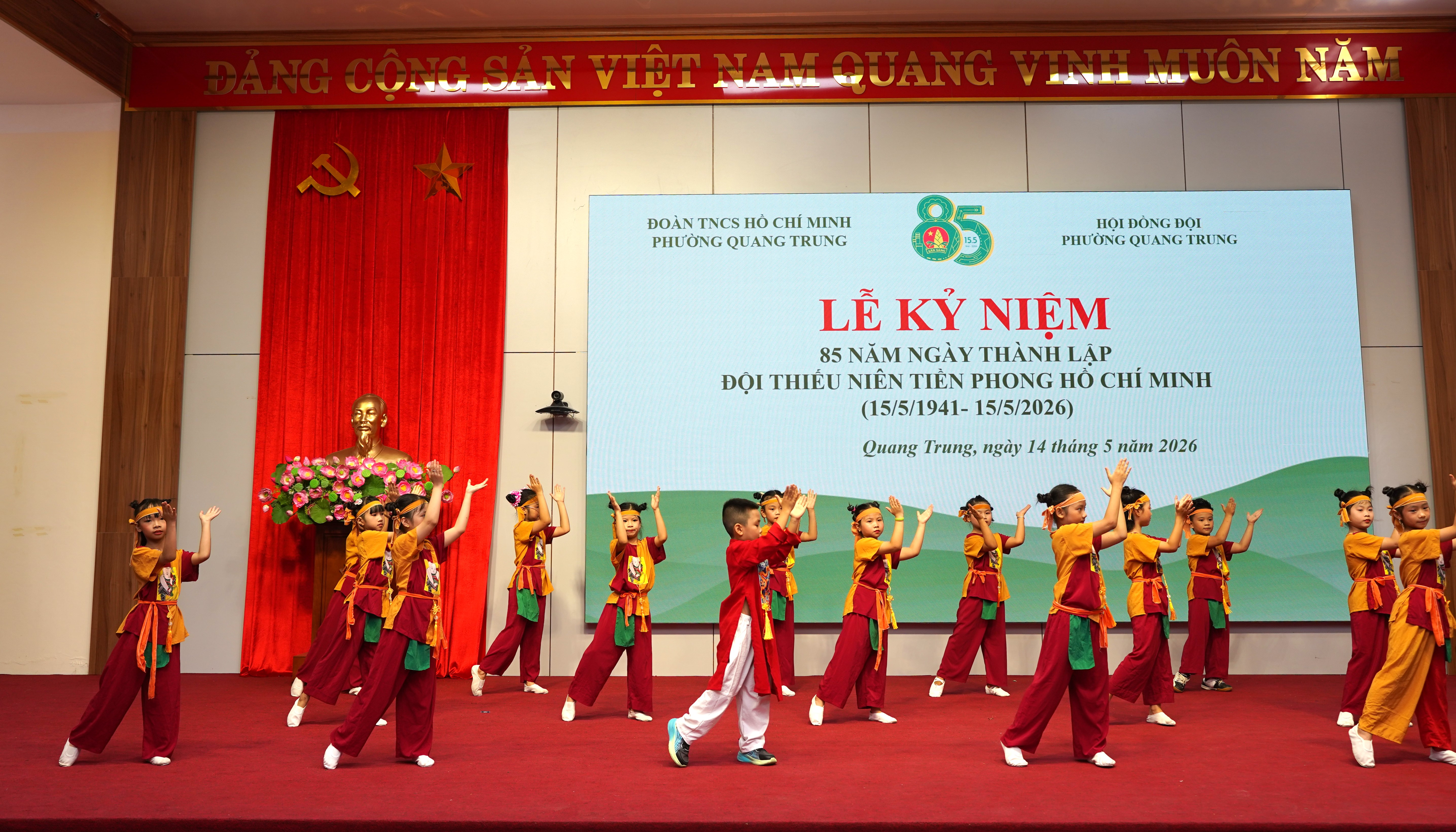 Anh-tin-bai