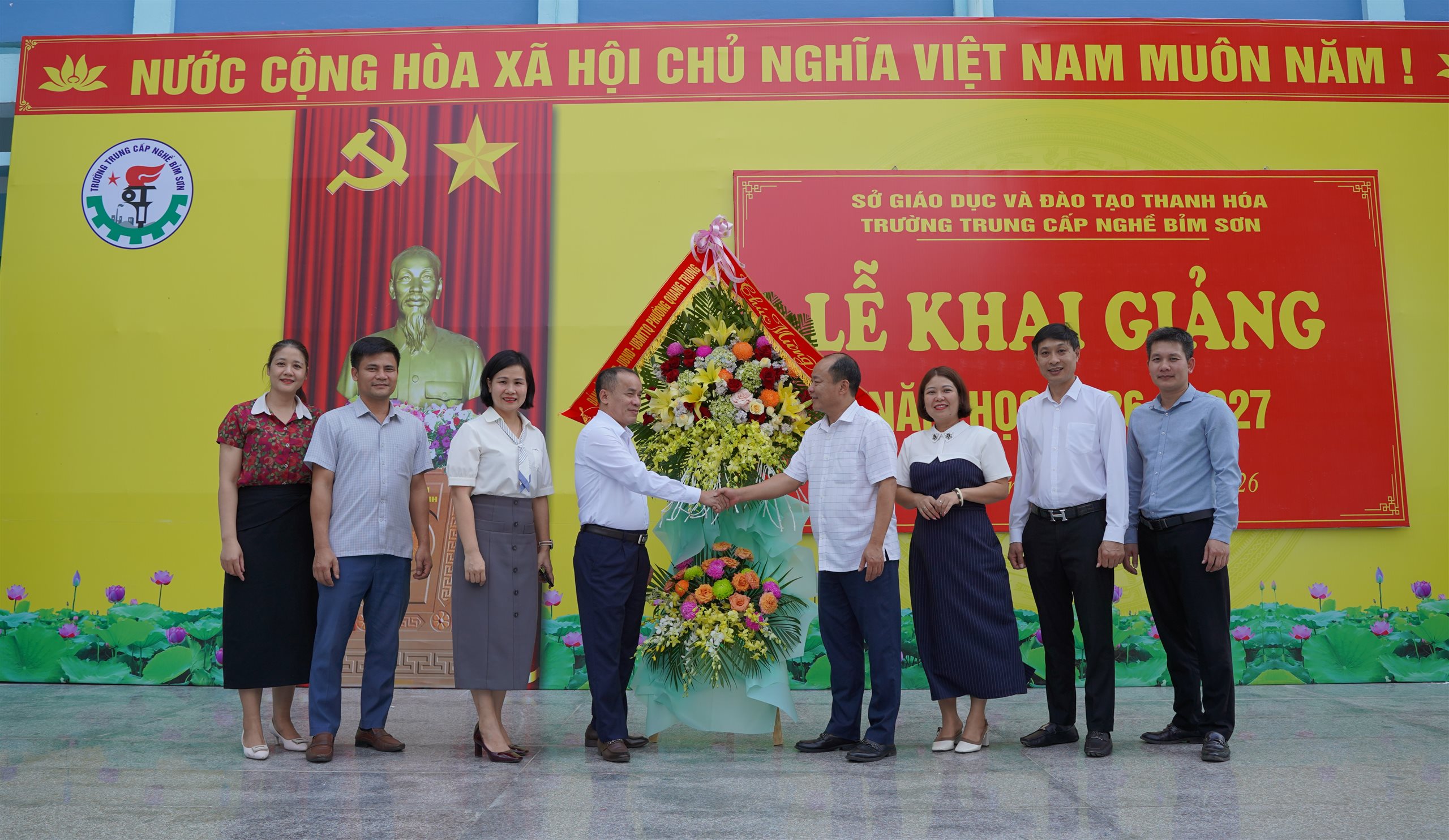 Anh-tin-bai
