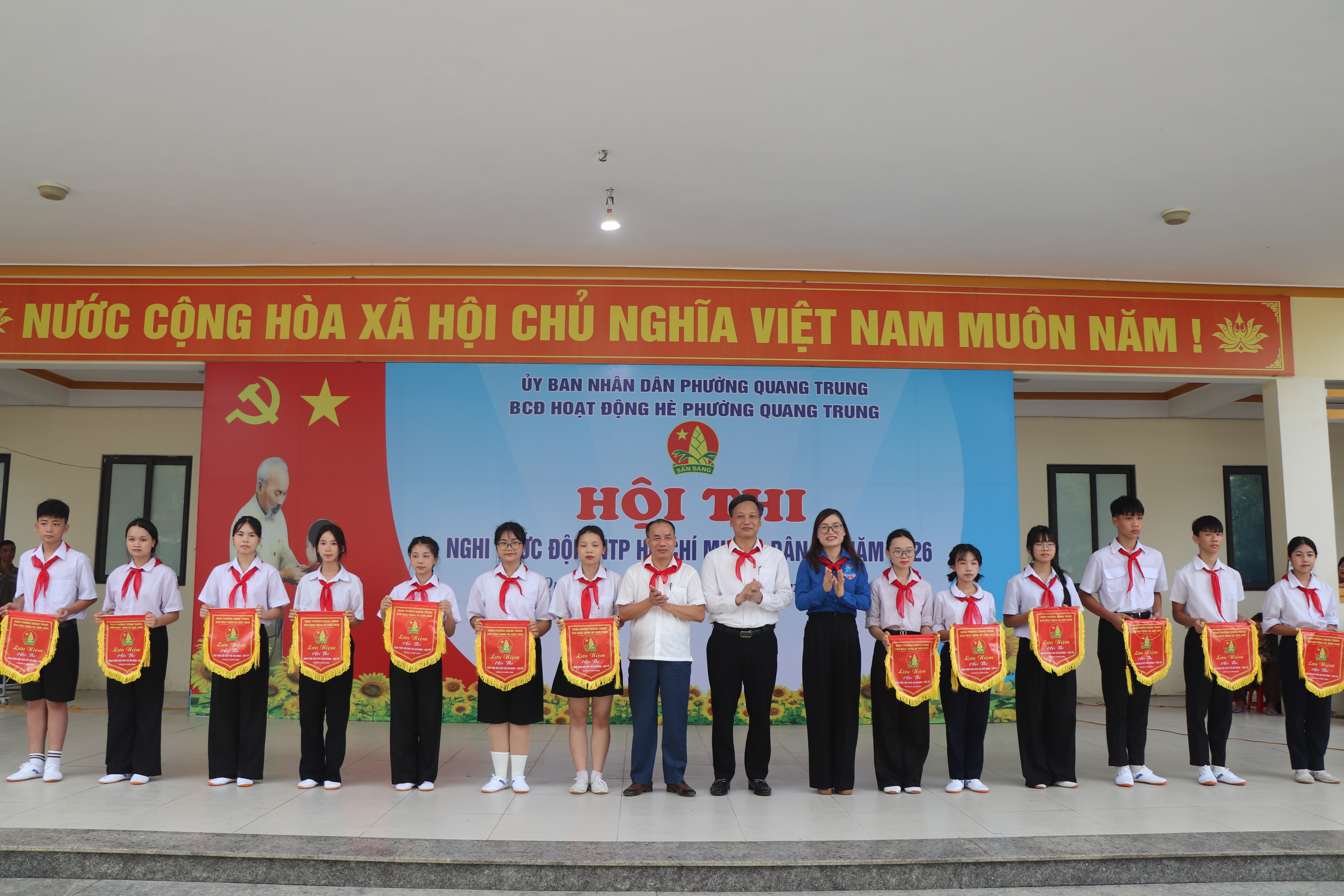 Anh-tin-bai