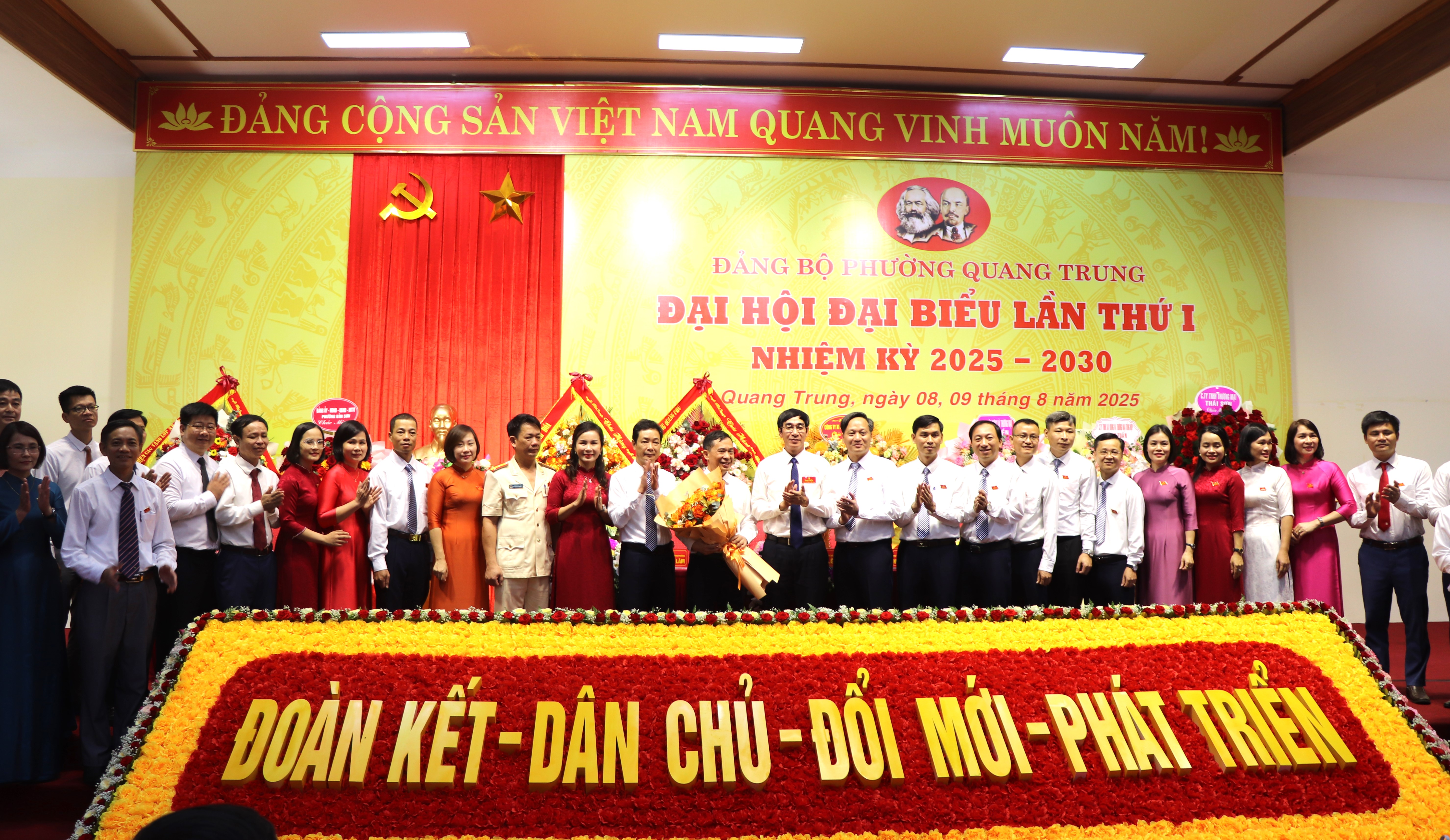 Anh-tin-bai