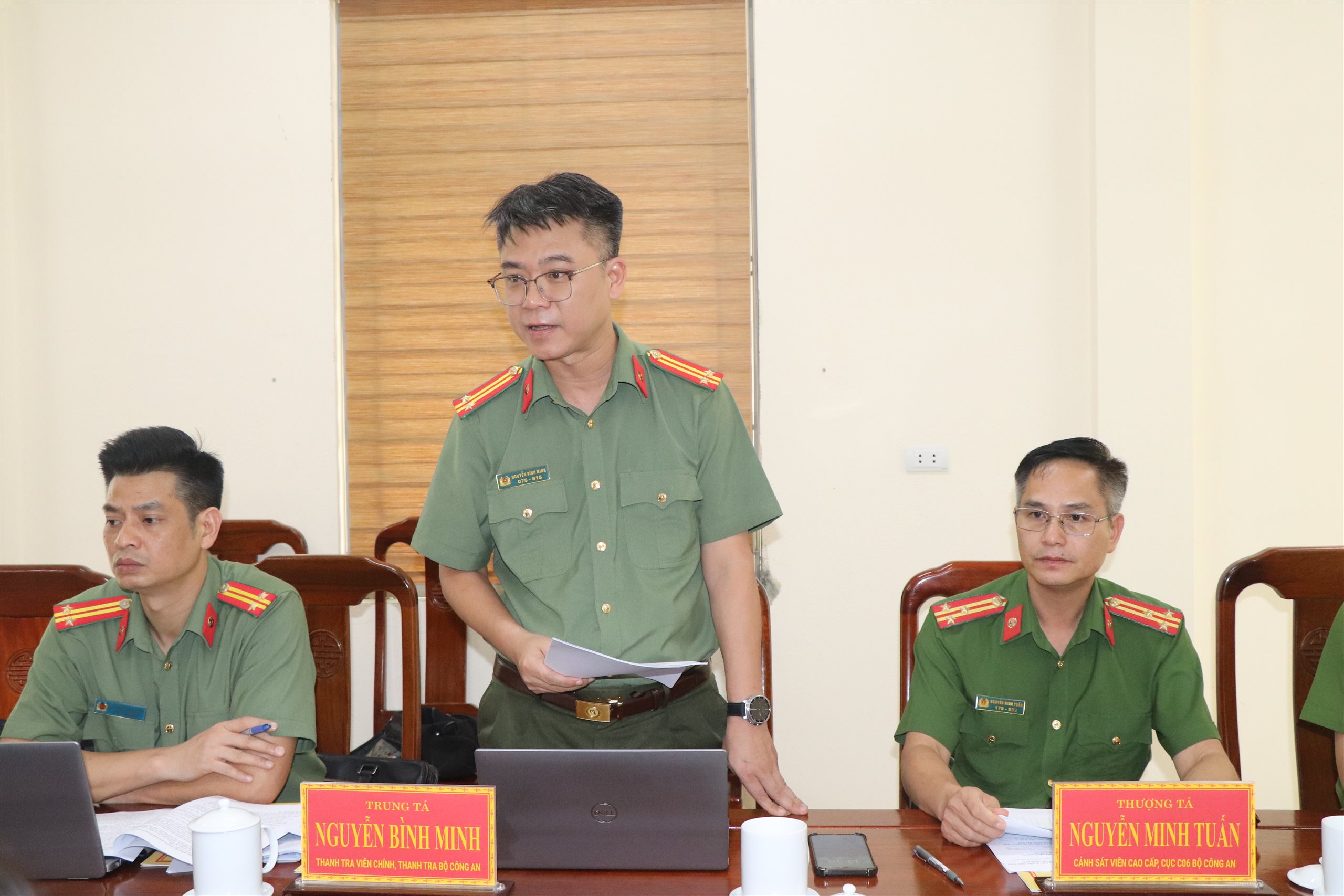 Anh-tin-bai