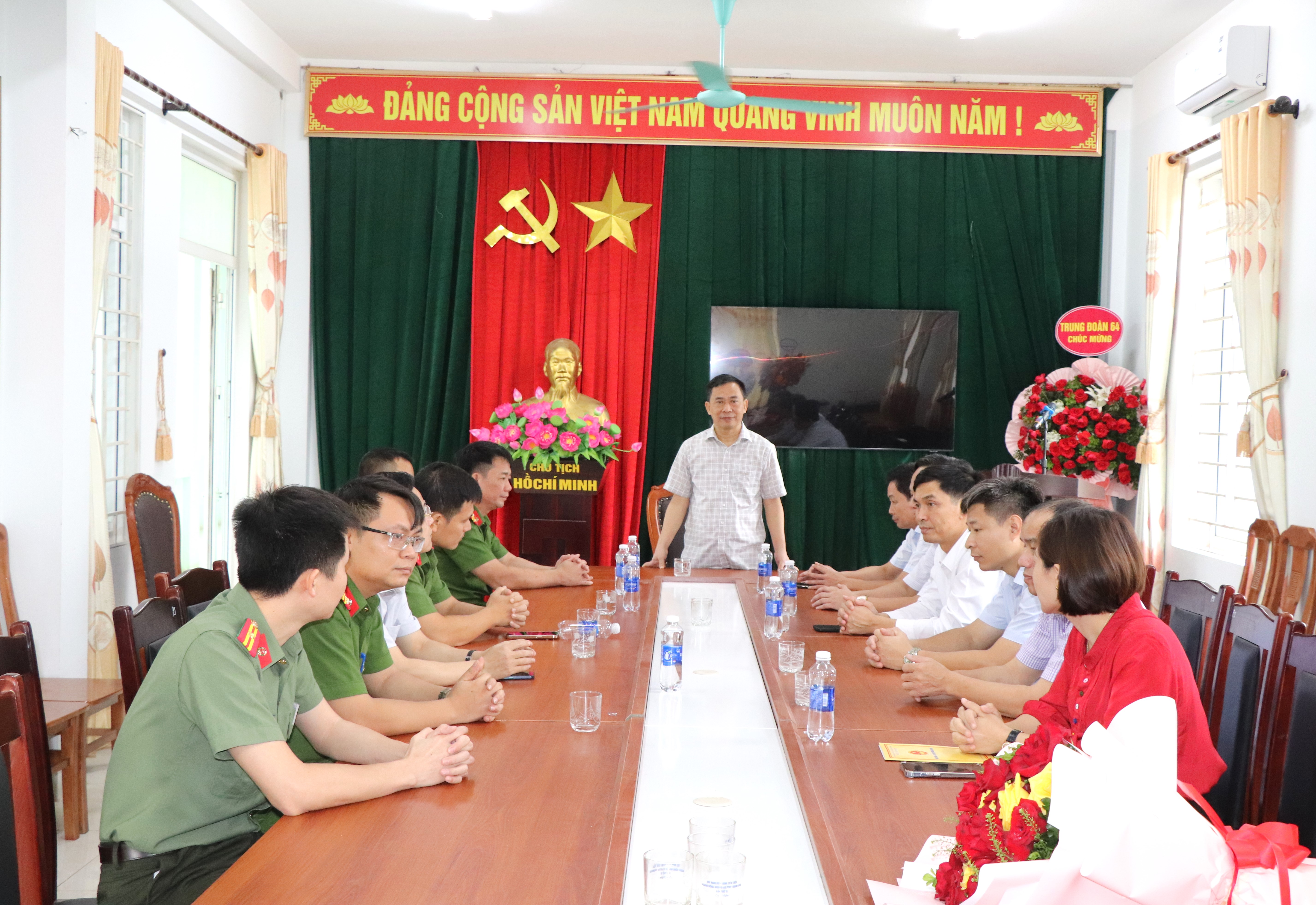 Anh-tin-bai