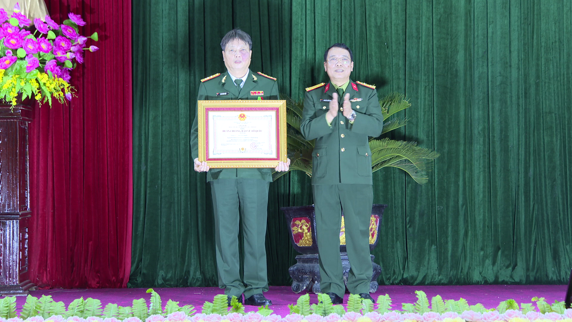 Anh-tin-bai