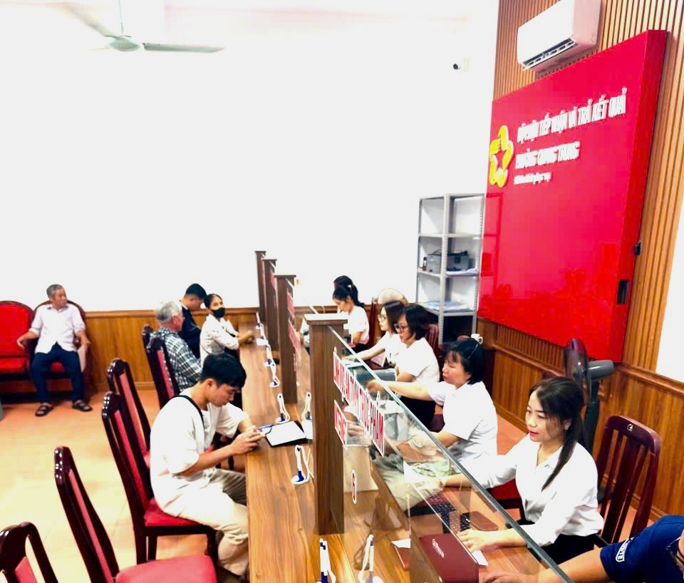Chuyển mình mô hình chính quyền hai cấp tại Trung tâm Phục vụ Hành chính công phường Quang Trung, tỉnh Thanh hóa