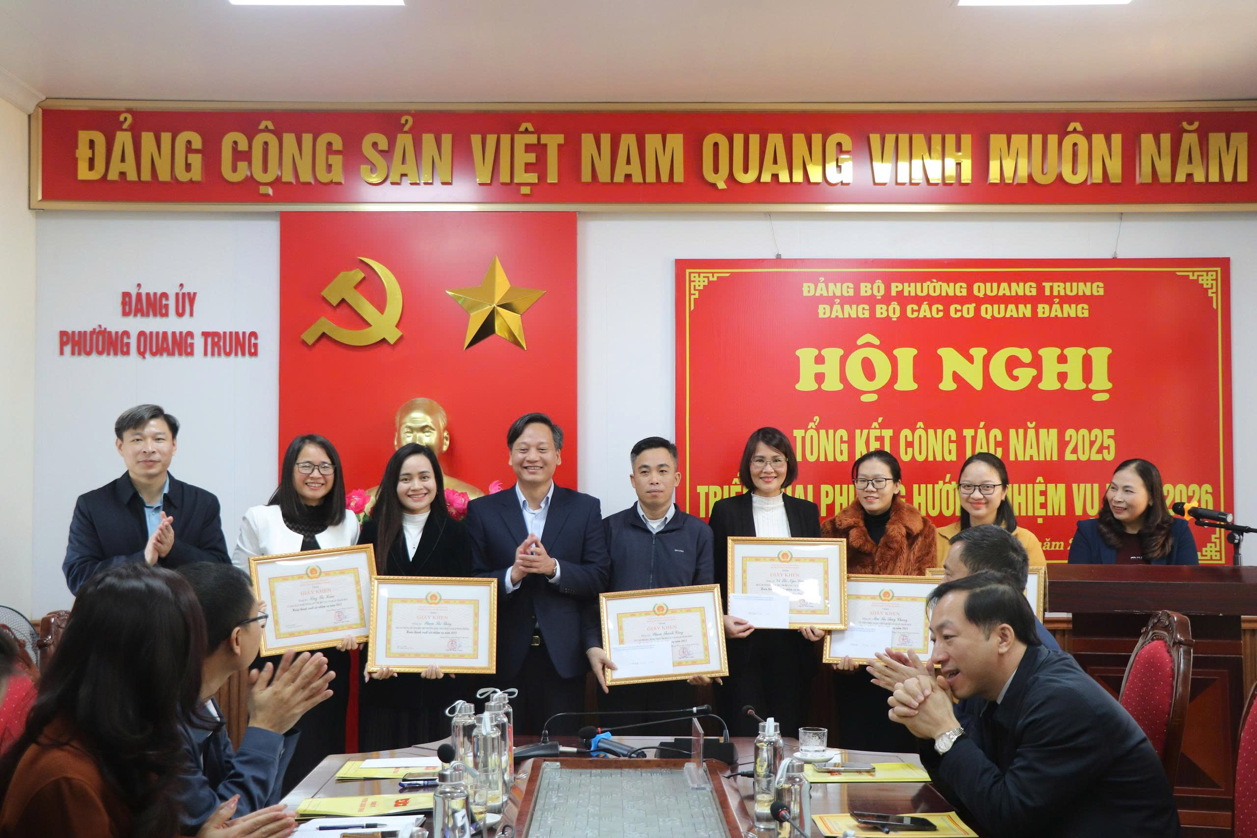 Anh-tin-bai