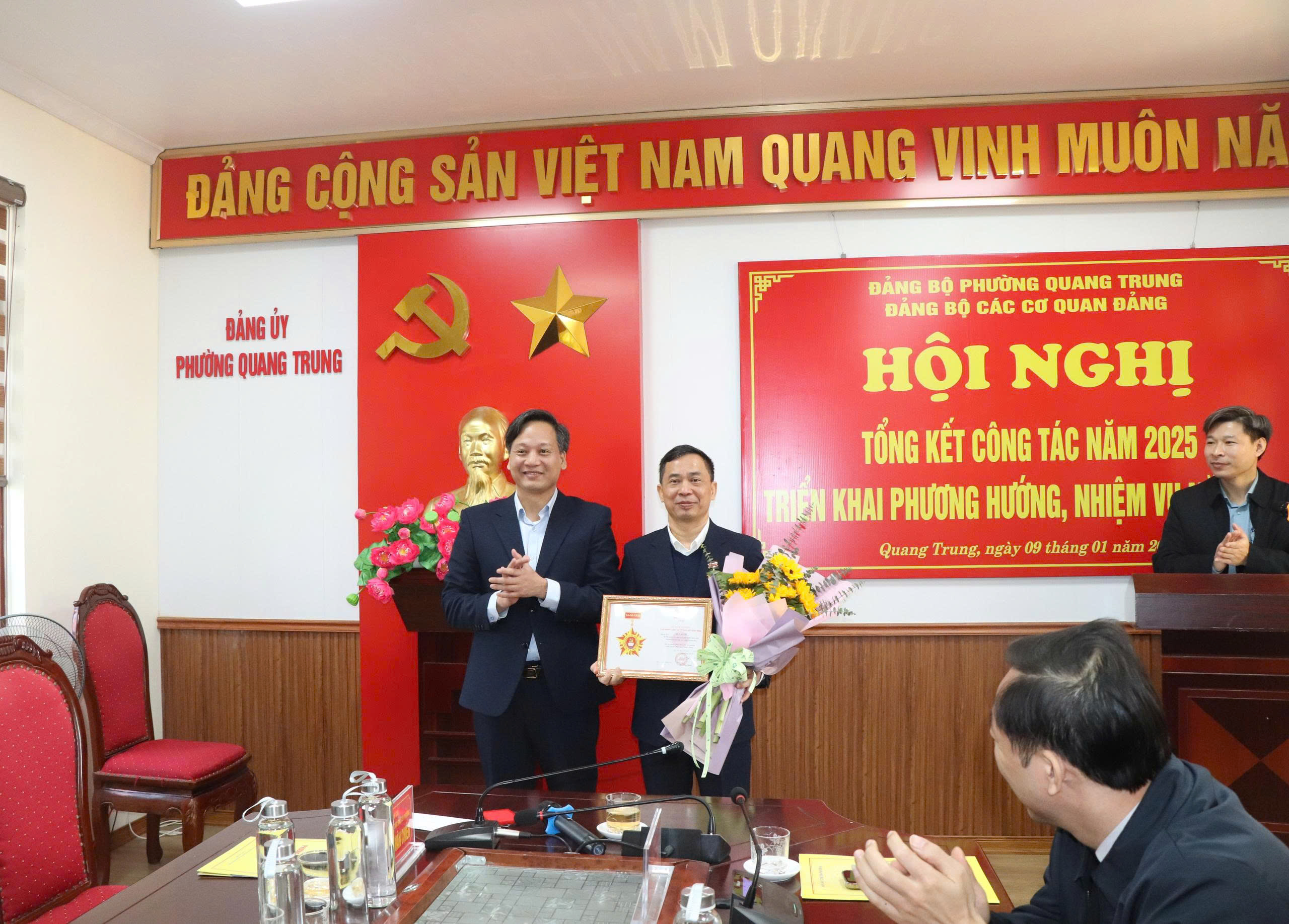 Anh-tin-bai