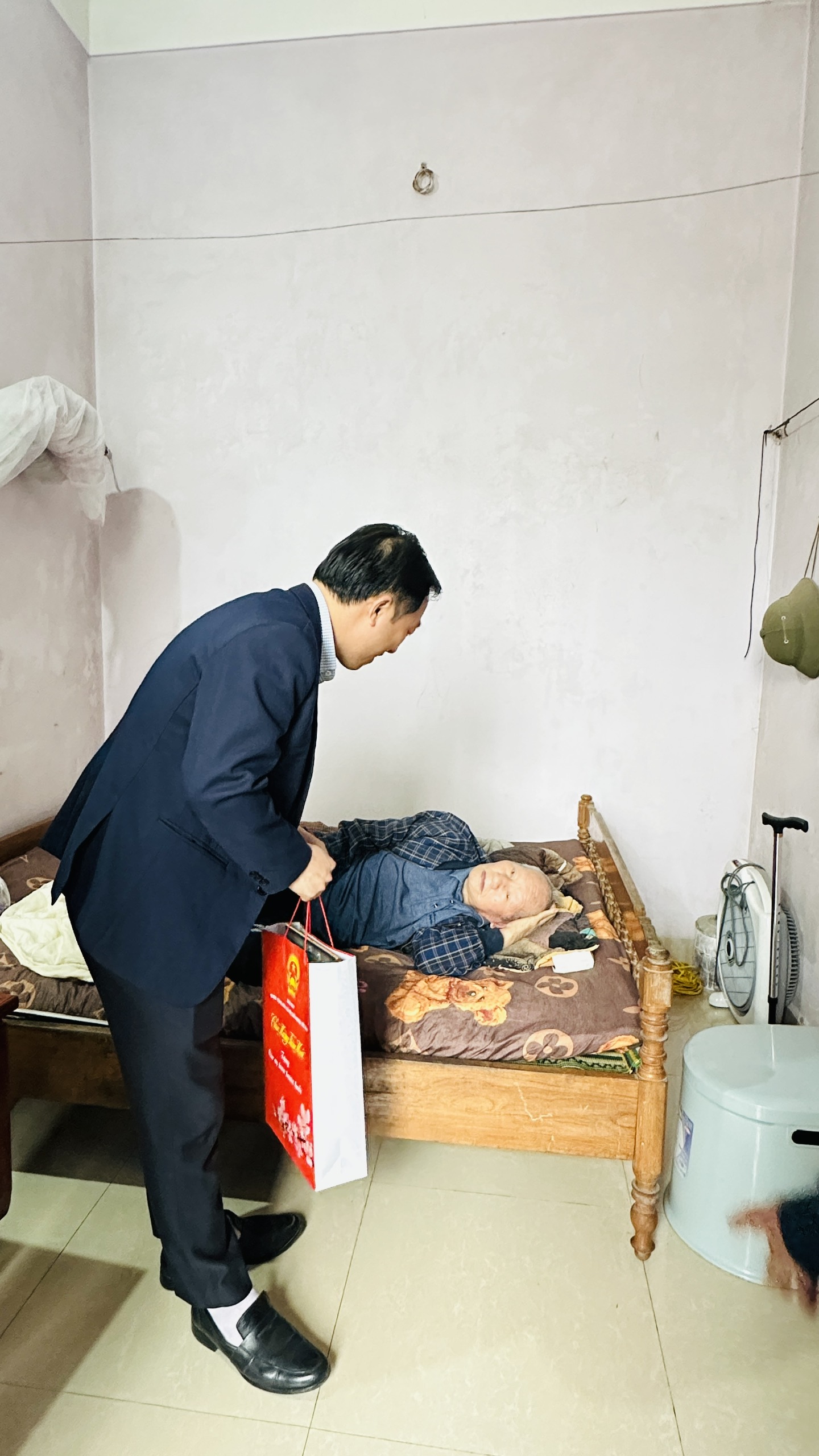 Anh-tin-bai