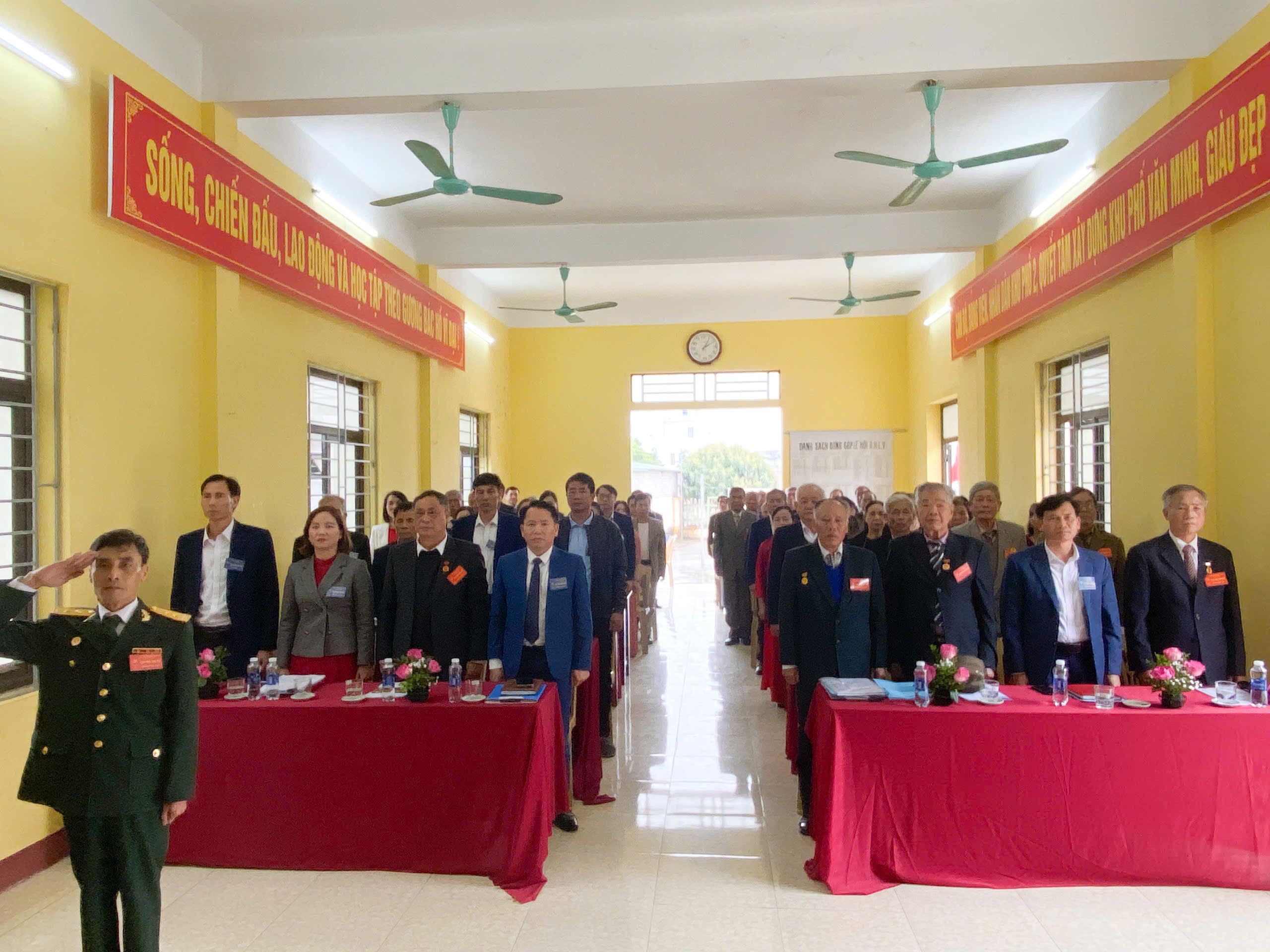 CHÀO CỜ 2.jpg