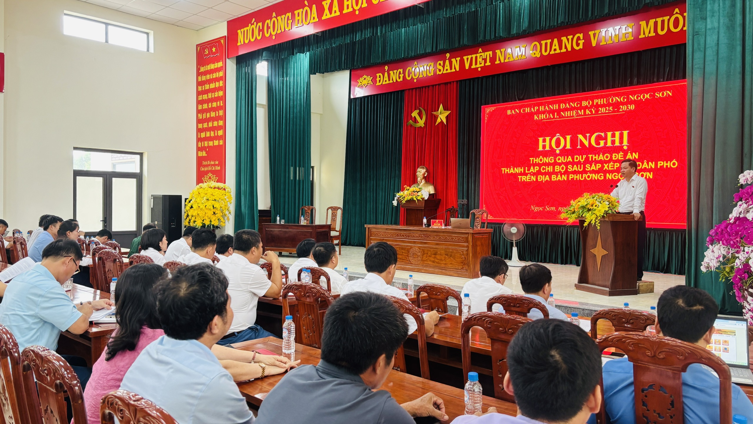 Anh-tin-bai
