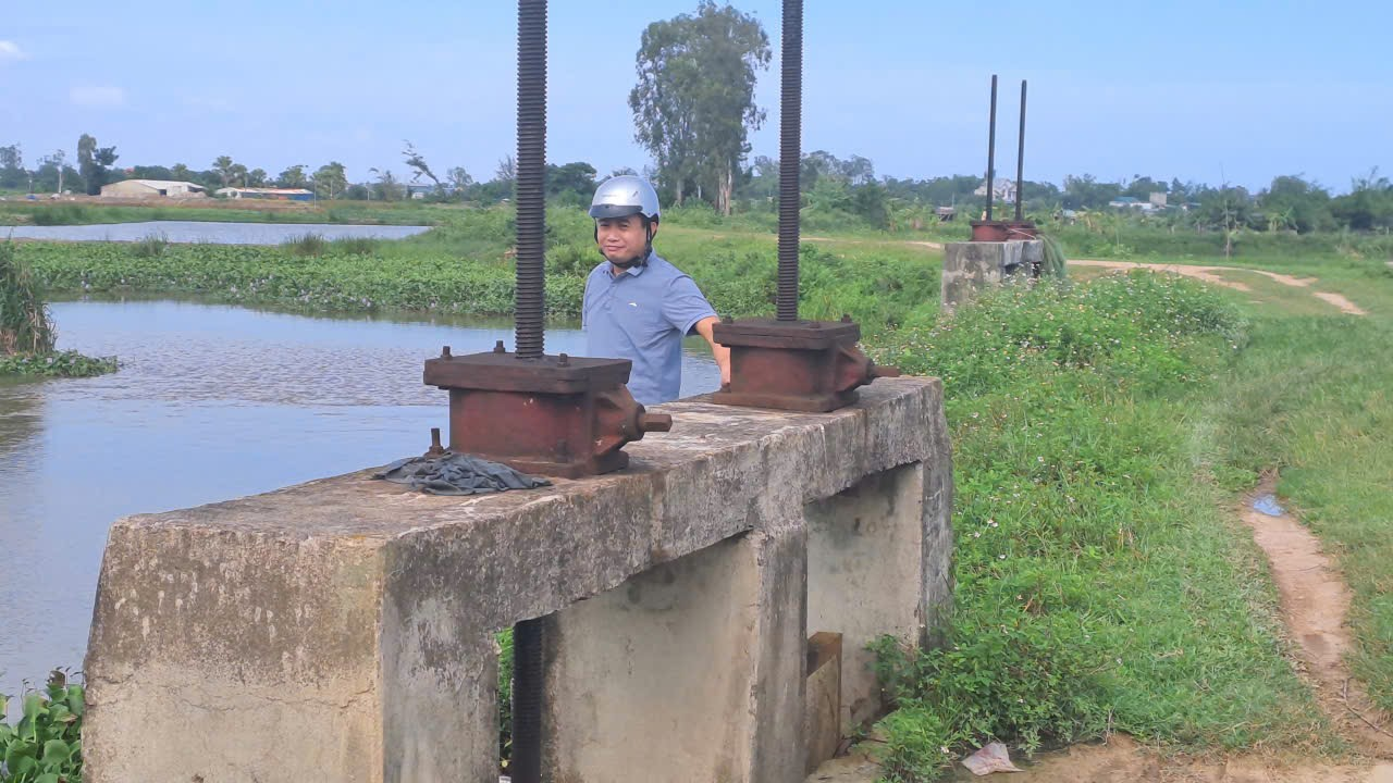 UBND phường Ngọc Sơn kiểm tra ảnh hưởng do cơn bão số 10 gây ra