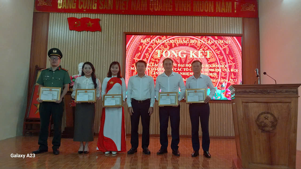 Đảng ủy xã Tân Thành tổ chức hội nghị tổng kết công tác tổ chức Đại hội Đảng bộ, Đại hội MTTQ và các tổ chức chính trị - xã hội lần thứ I, nhiệm kỳ 2025 - 2030.