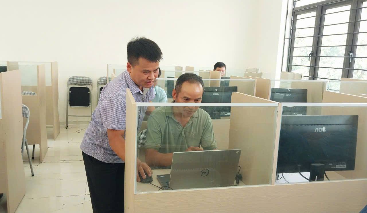 Anh-tin-bai