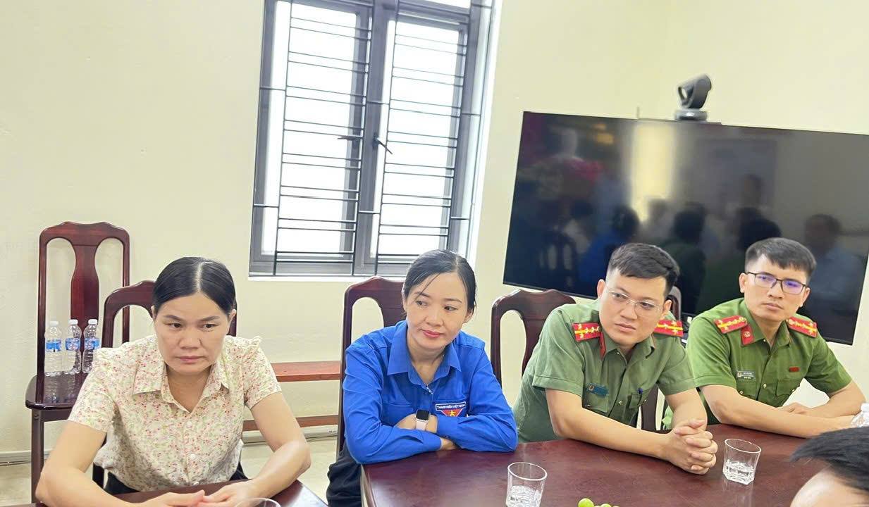 Anh-tin-bai