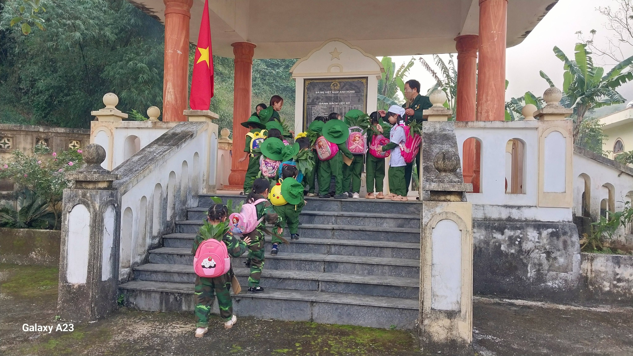Anh-tin-bai