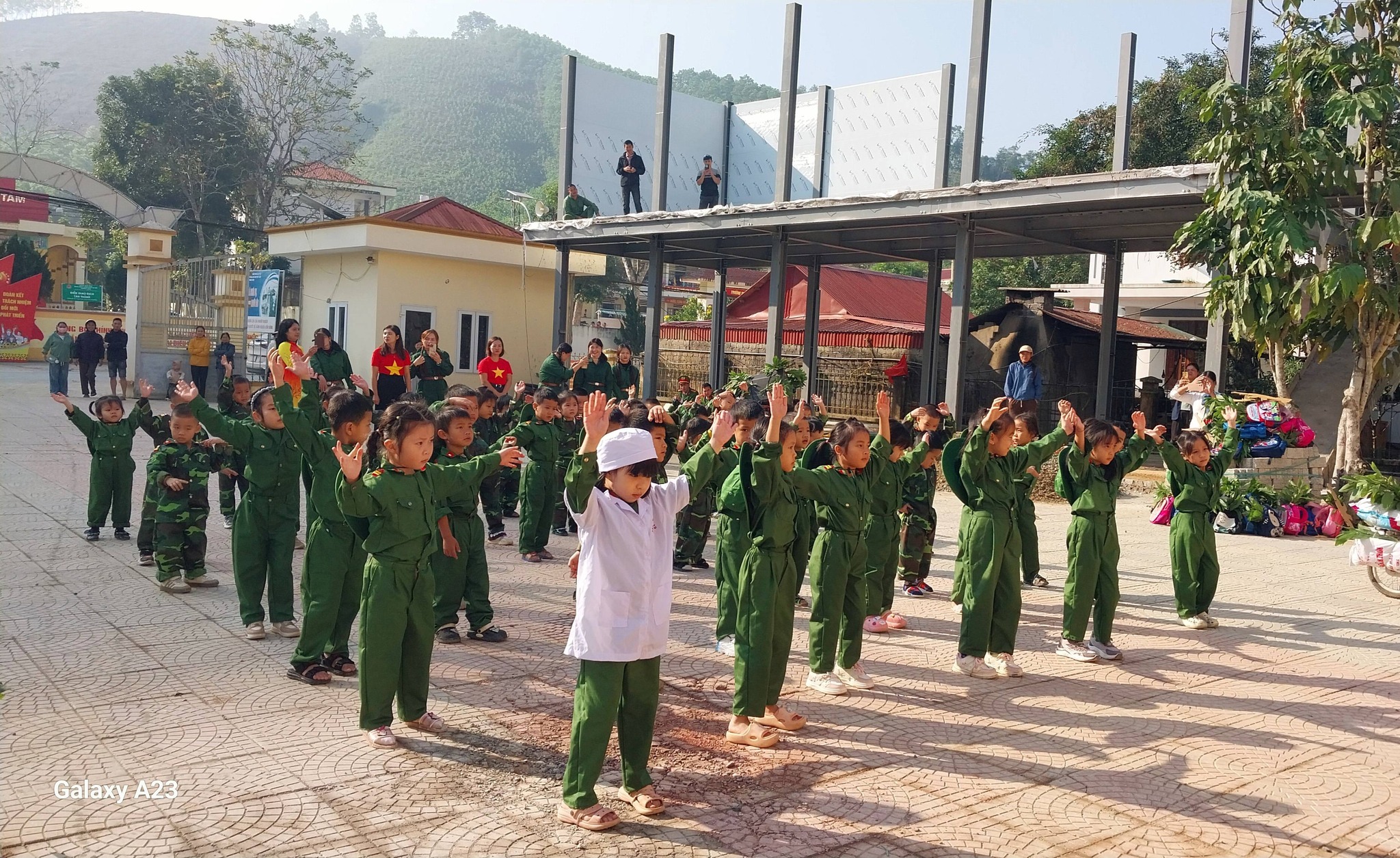 Anh-tin-bai