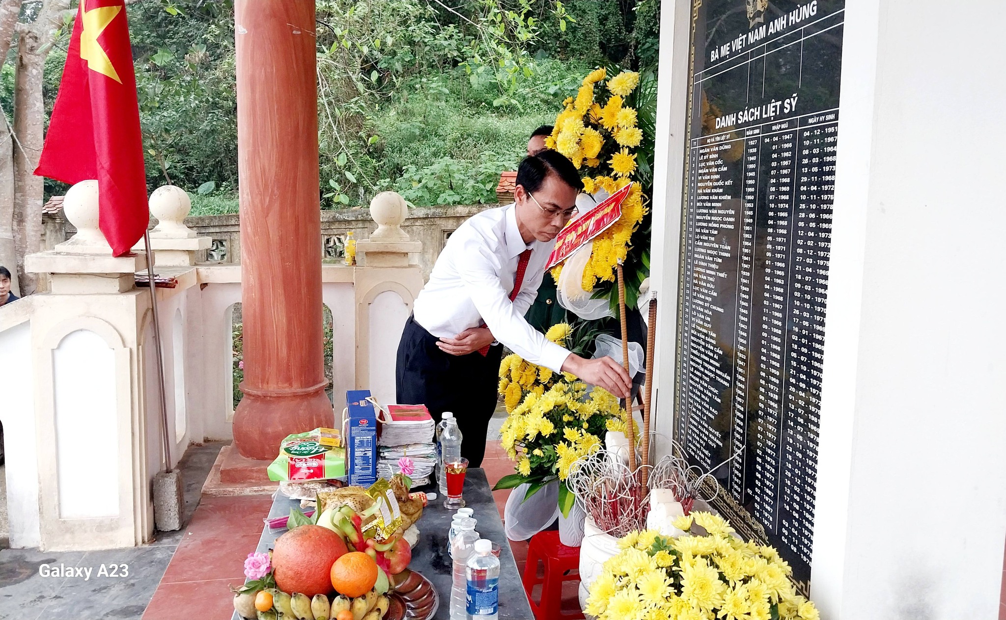 Anh-tin-bai