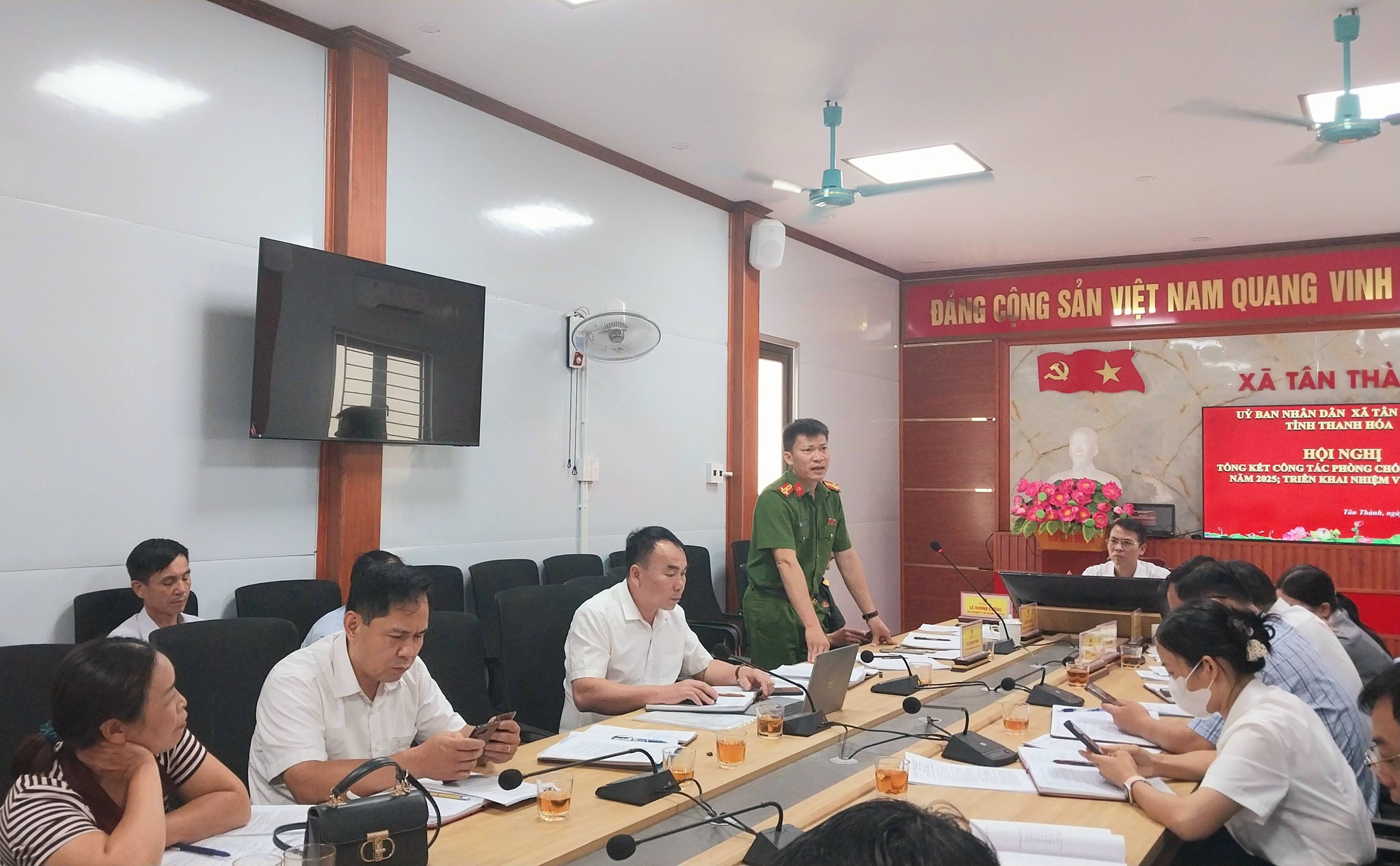 Anh-tin-bai