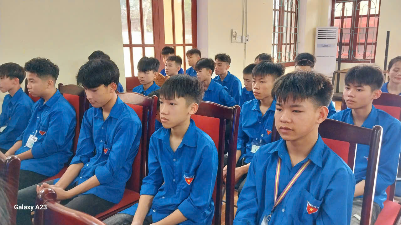 Anh-tin-bai