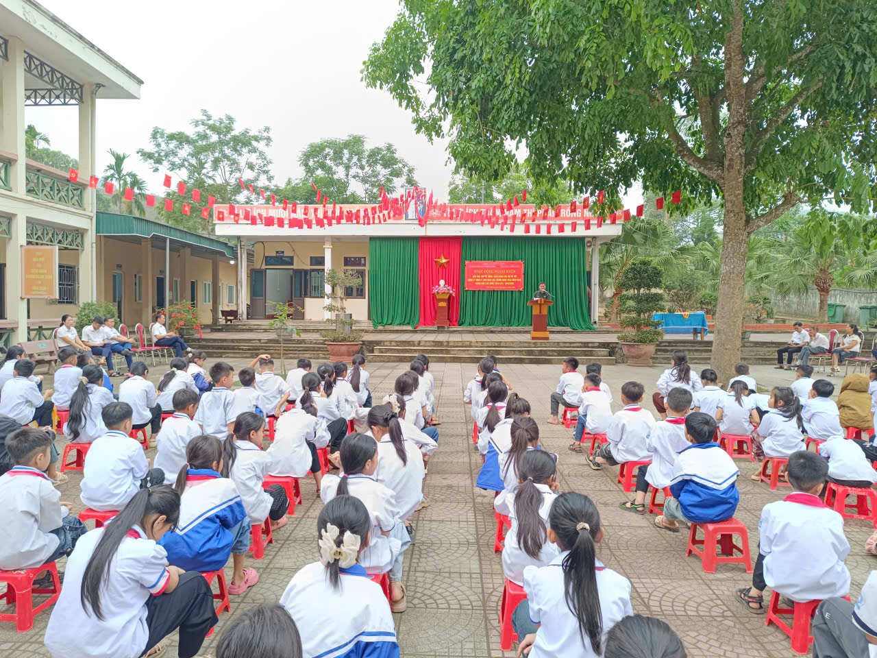 Anh-tin-bai