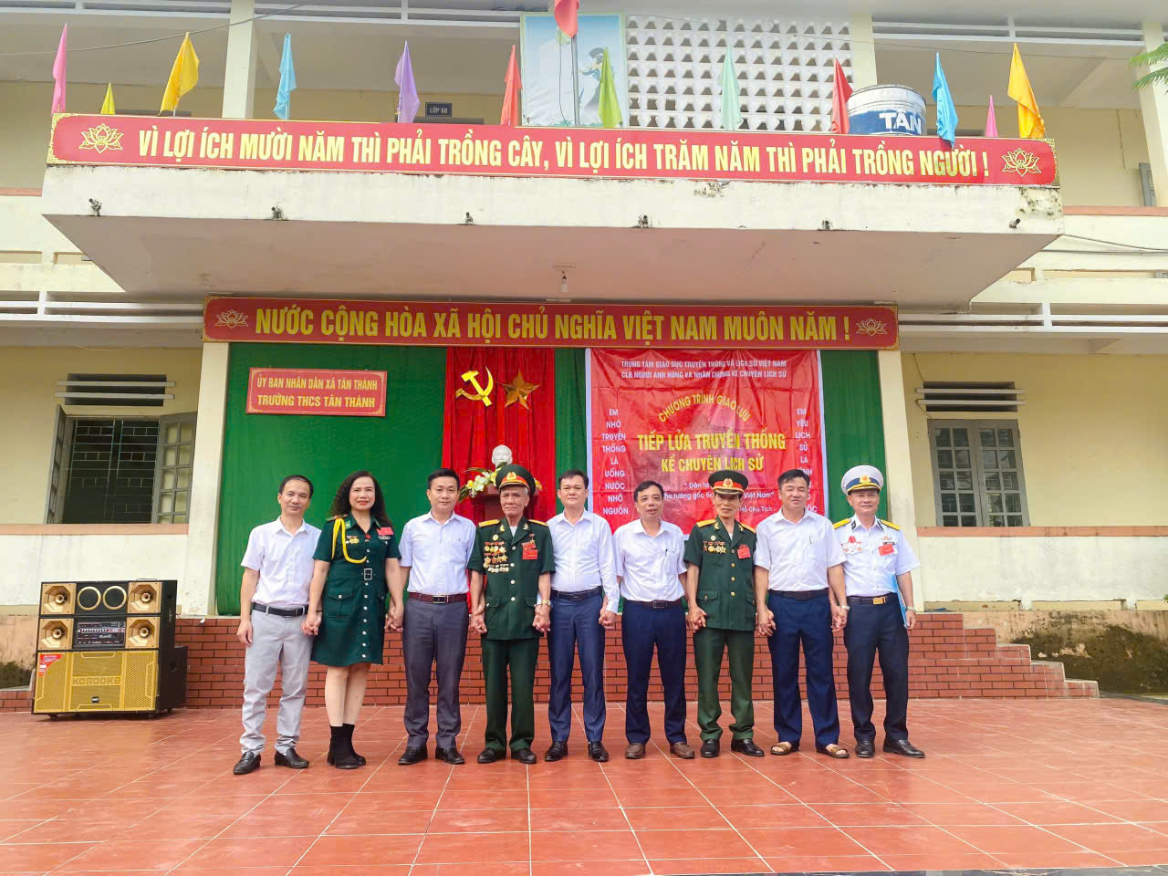 Anh-tin-bai
