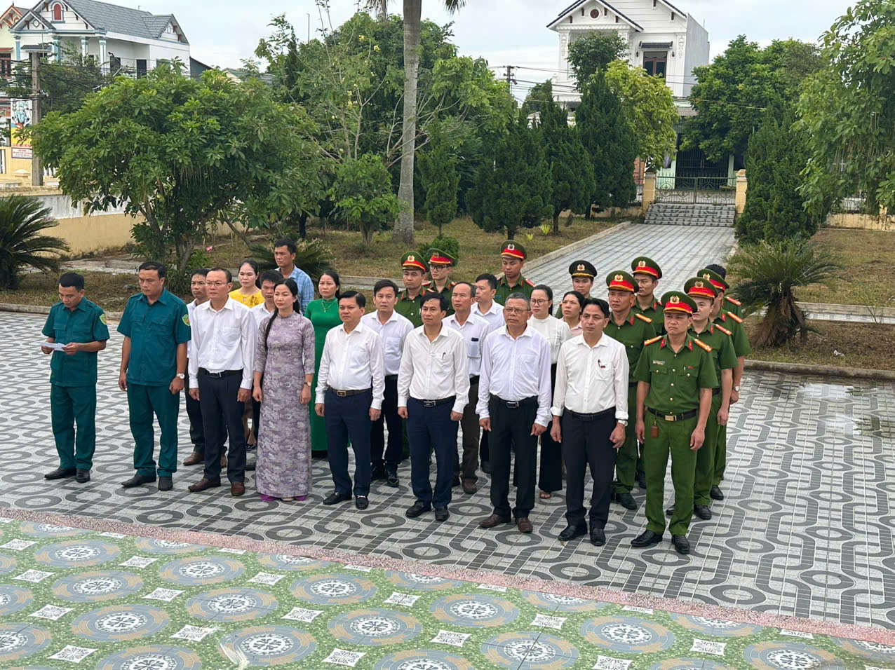 Về việc ban hành Quy chế làm việc của Ủ ban nhân dân phƣờng Tân Dân nhiệm kỳ 2021-2026