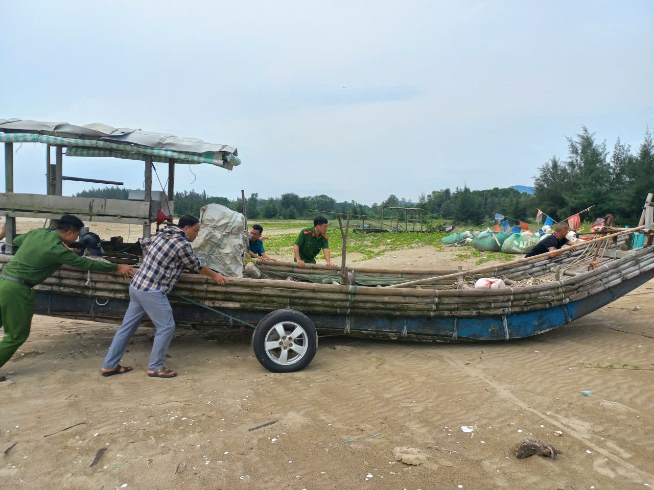 PHƯỜNG TÂN DÂN CHỦ ĐỘNG ỨNG PHÓ VỚI CƠN BÃO SỐ 5