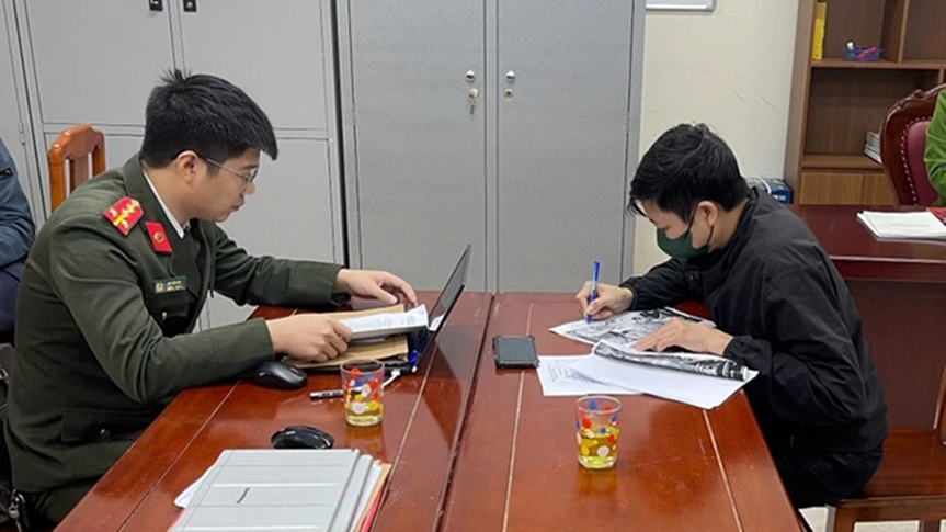 Công an Thanh Hóa xử lý người chia sẻ bài viết, video của Lê Trung Khoa- Ảnh 1.