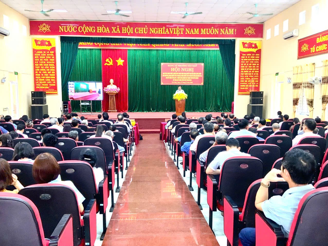 ĐẢNG ỦY PHƯỜNG TÂN DÂN TỔ CHỨC HỘI NGHỊ HỌC TẬP, QUÁN TRIỆT CÁC NGHỊ QUYẾT VÀ SƠ KẾT CÔNG TÁC QUÝ I NĂM 2026