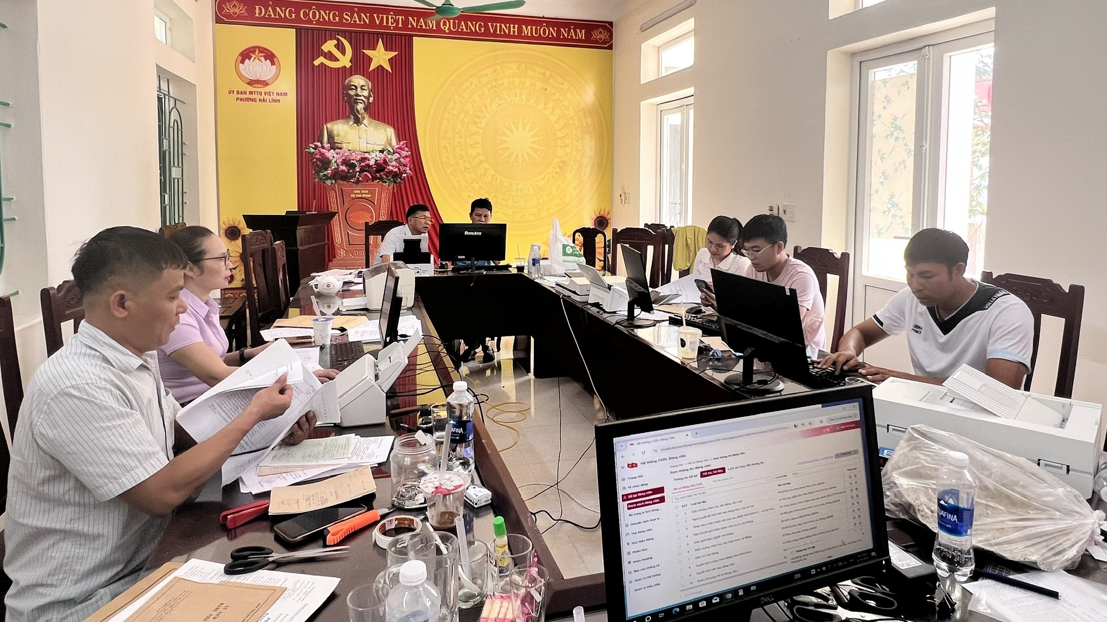 Đảng ủy phường Hải Lĩnh phấn đấu hoàn thành, về đích sớm Chiến dịch 100 ngày thực hiện các nhiệm vụ chuyển đổi số ngành Tổ chức xây dựng Đảng