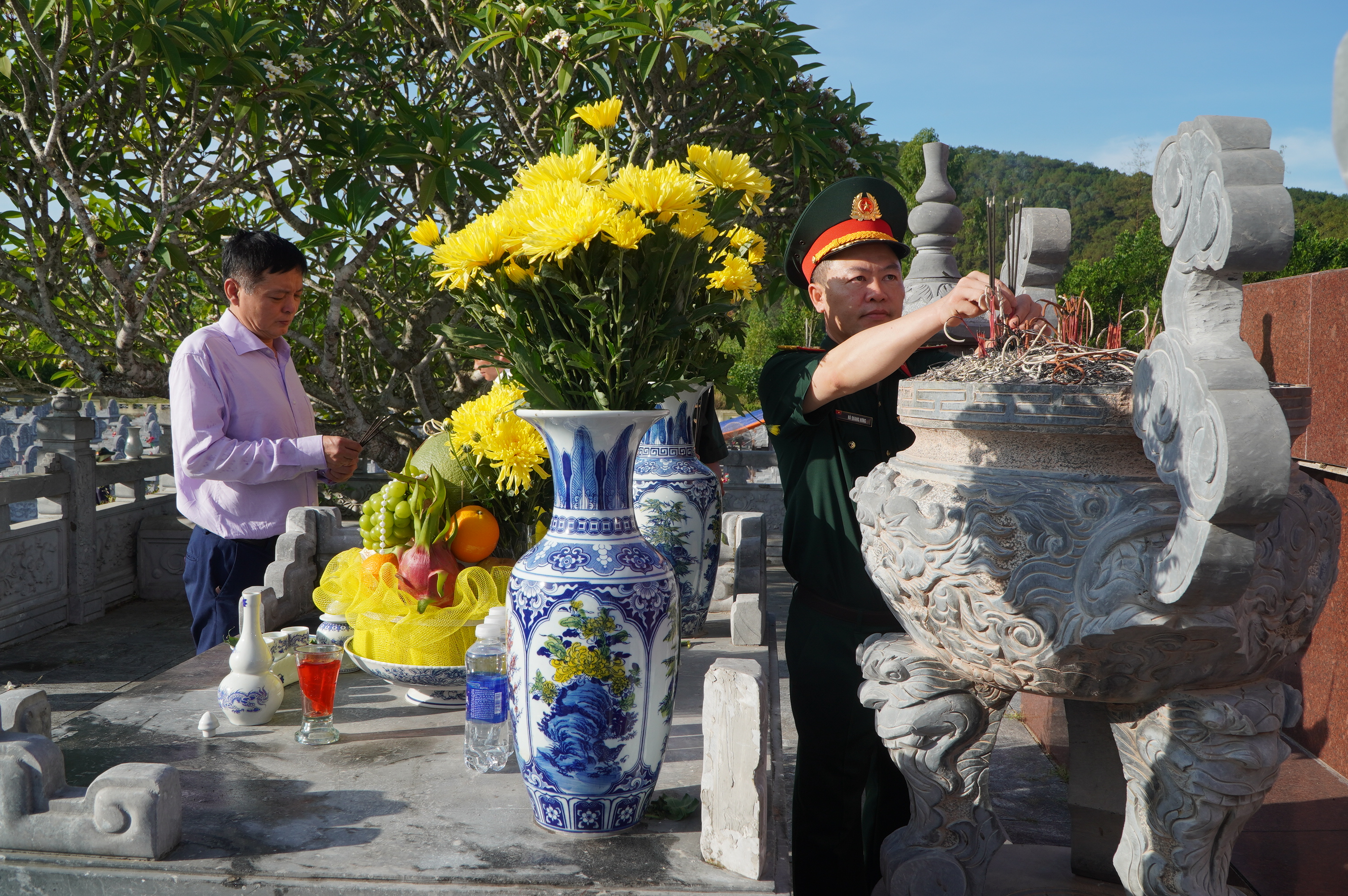 Anh-tin-bai