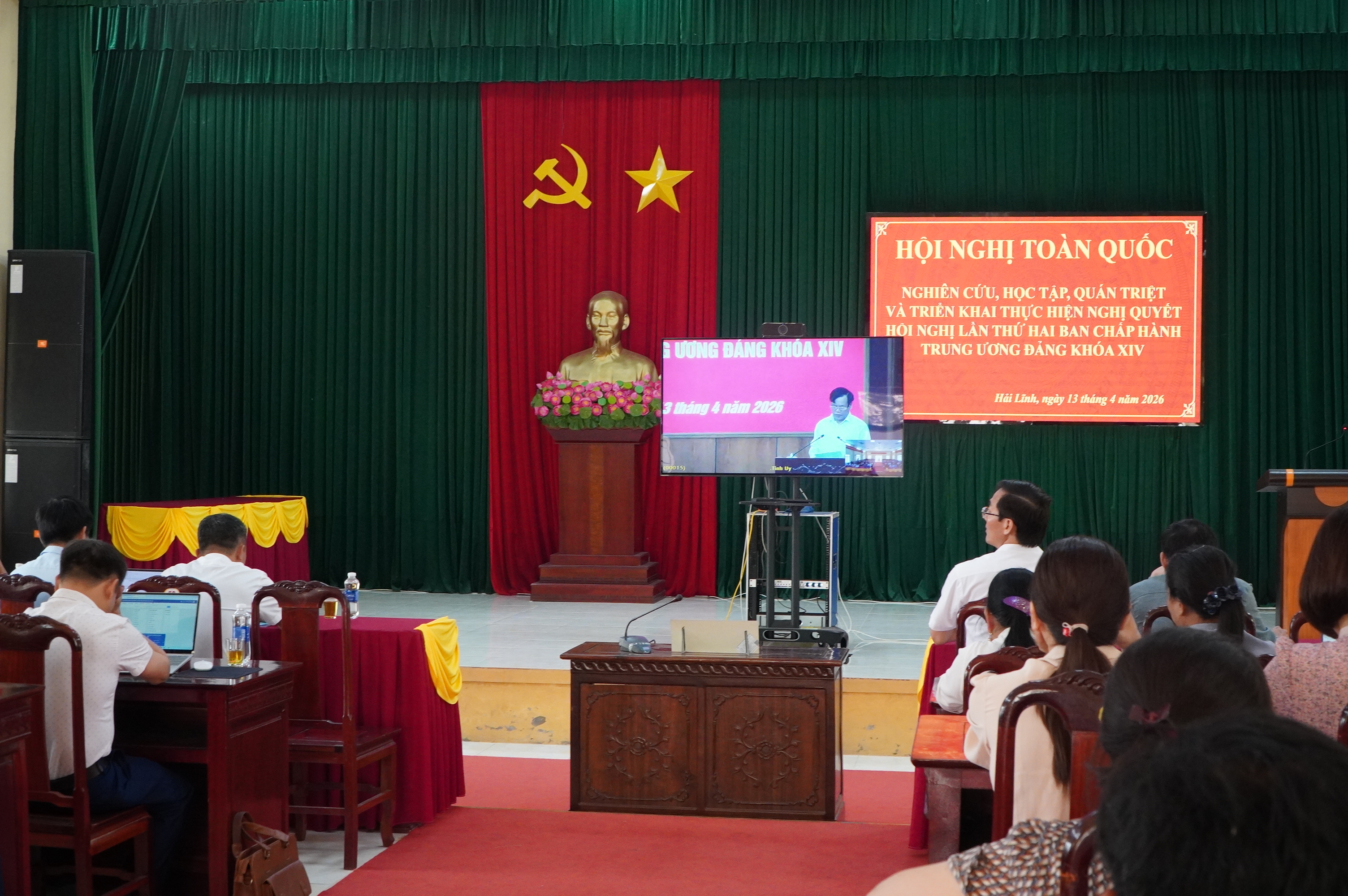 Hội nghị toàn quốc nghiên cứu, học tập, quán triệt và triển khai thực hiện Nghị quyết Hội nghị lần thứ hai Ban Chấp hành Trung ương Đảng khóa XIV