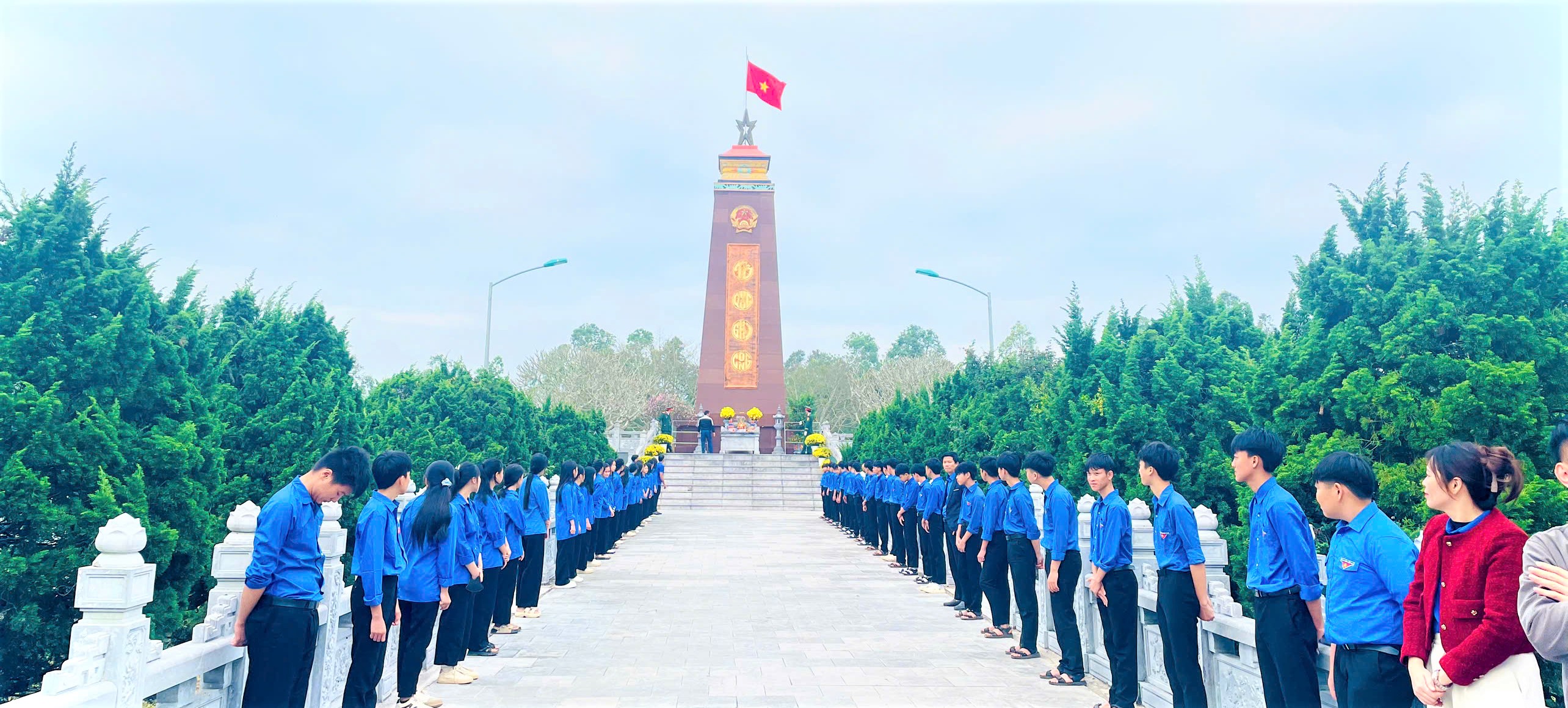 Anh-tin-bai