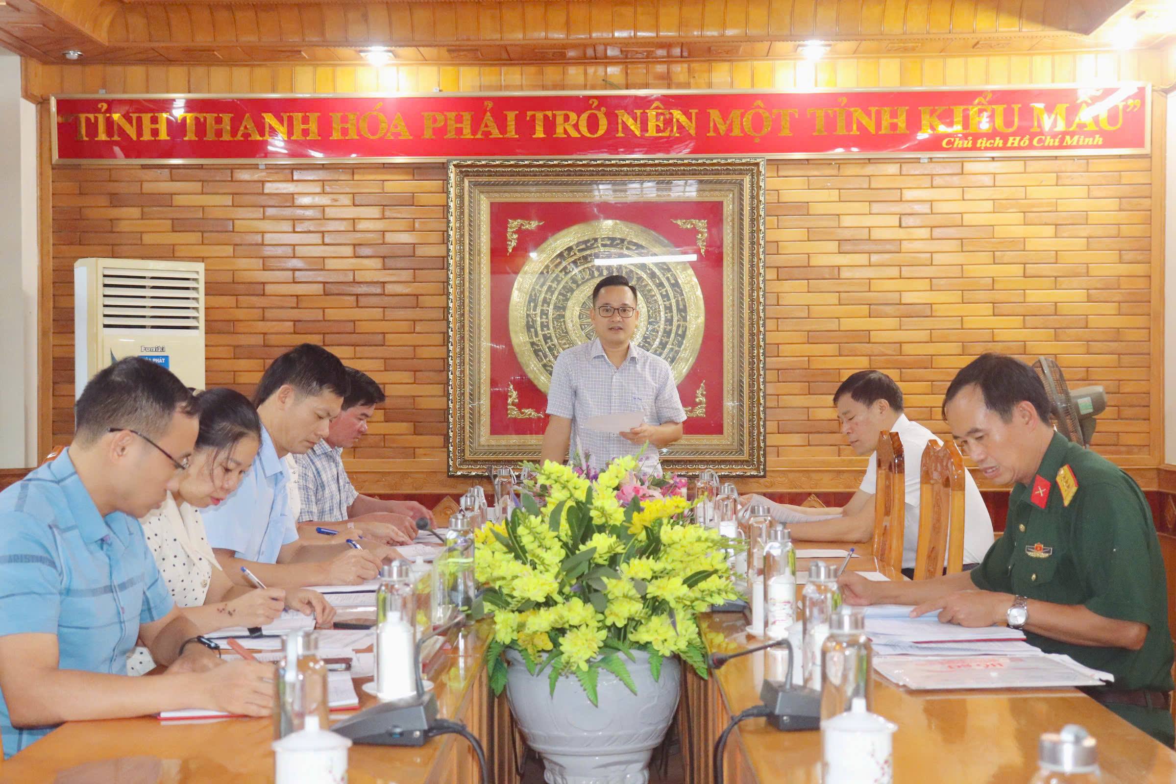 BAN THƯỜNG VỤ ĐẢNG ỦY XÃ THƯỜNG XUÂN TỔ CHỨC HỘI NGHỊ CHO Ý KIẾN VÀO DỰ THẢO ĐỀ ÁN SẮP XẾP CÁC TRƯỜNG HỌC TRÊN ĐỊA BÀN XÃ.