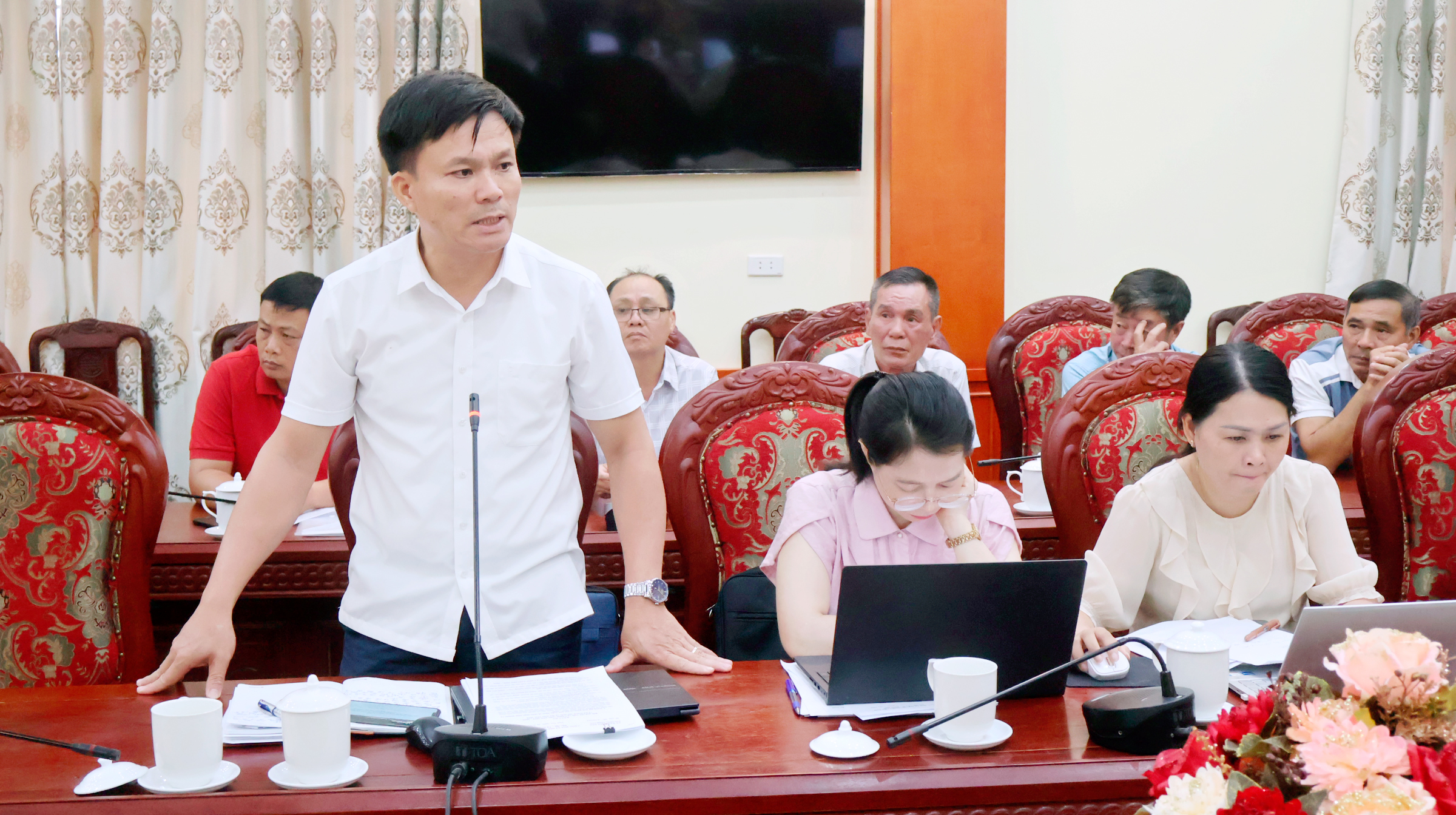 Anh-tin-bai