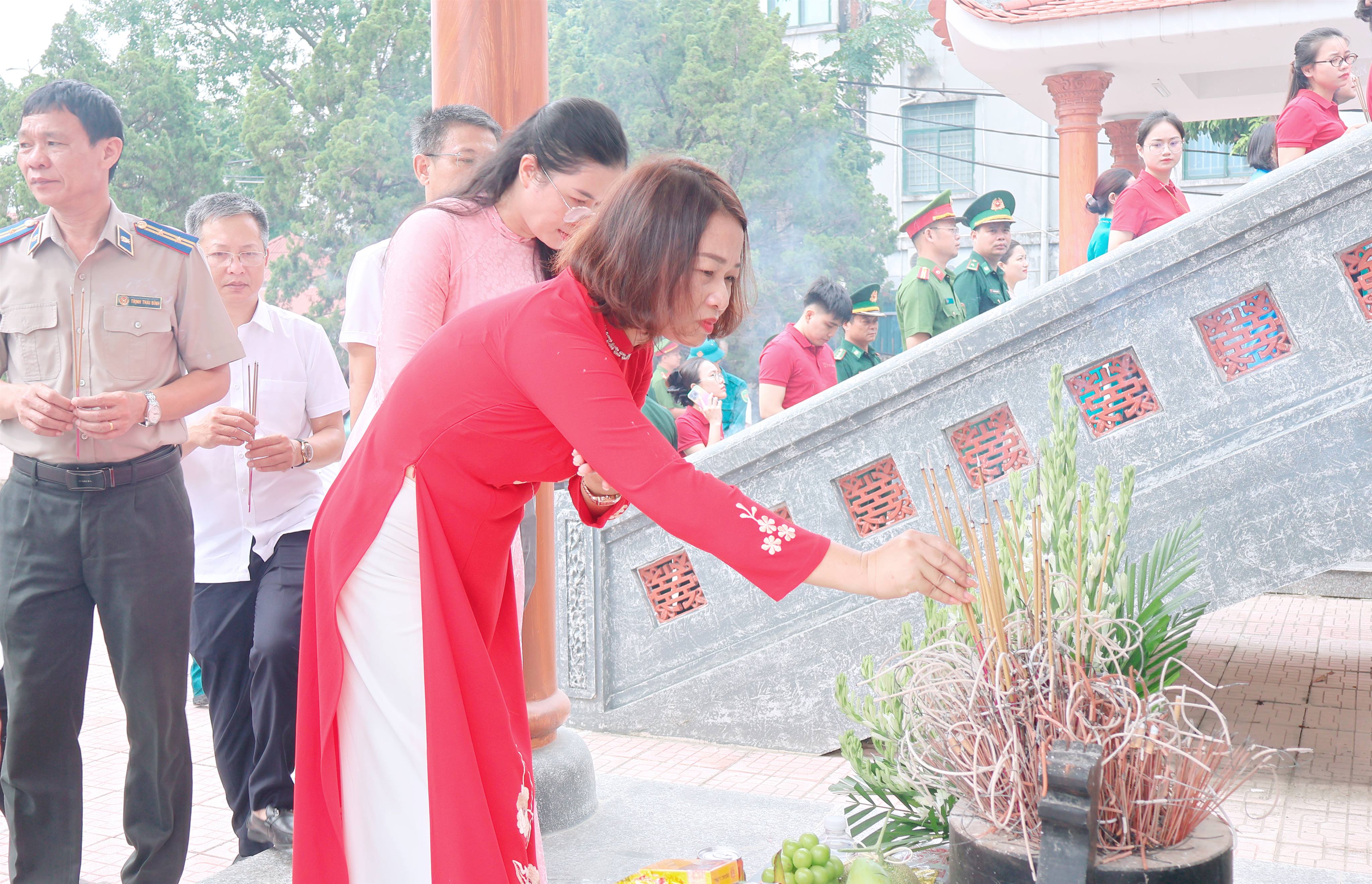 Anh-tin-bai