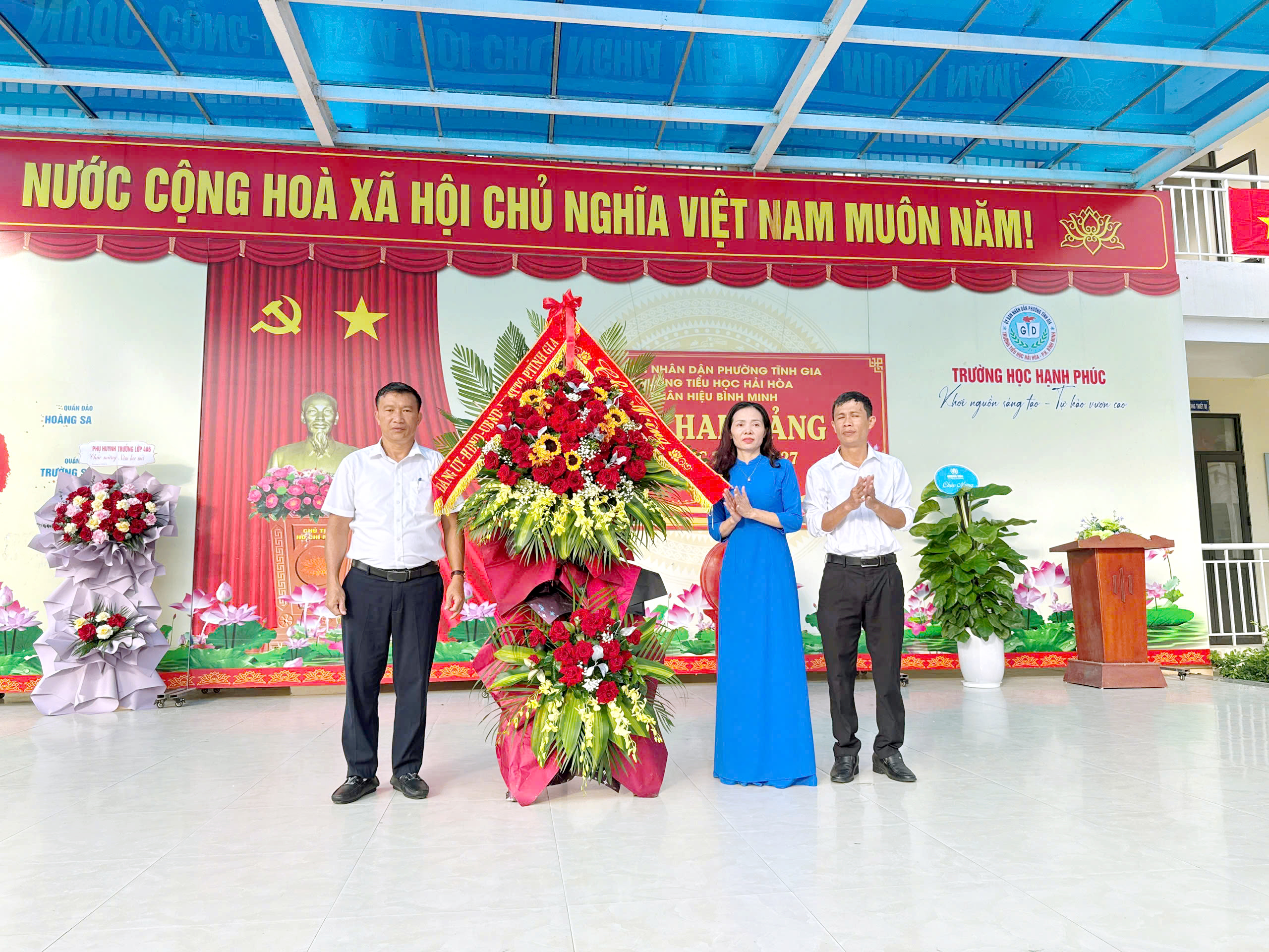 Anh-tin-bai