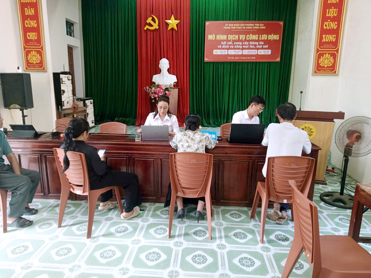 Anh-tin-bai