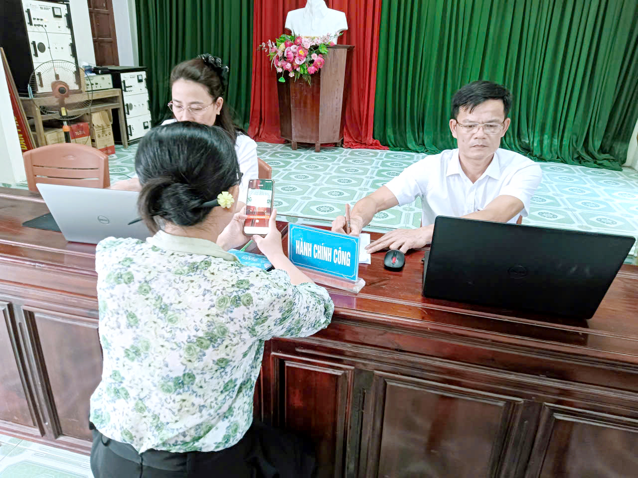 Anh-tin-bai