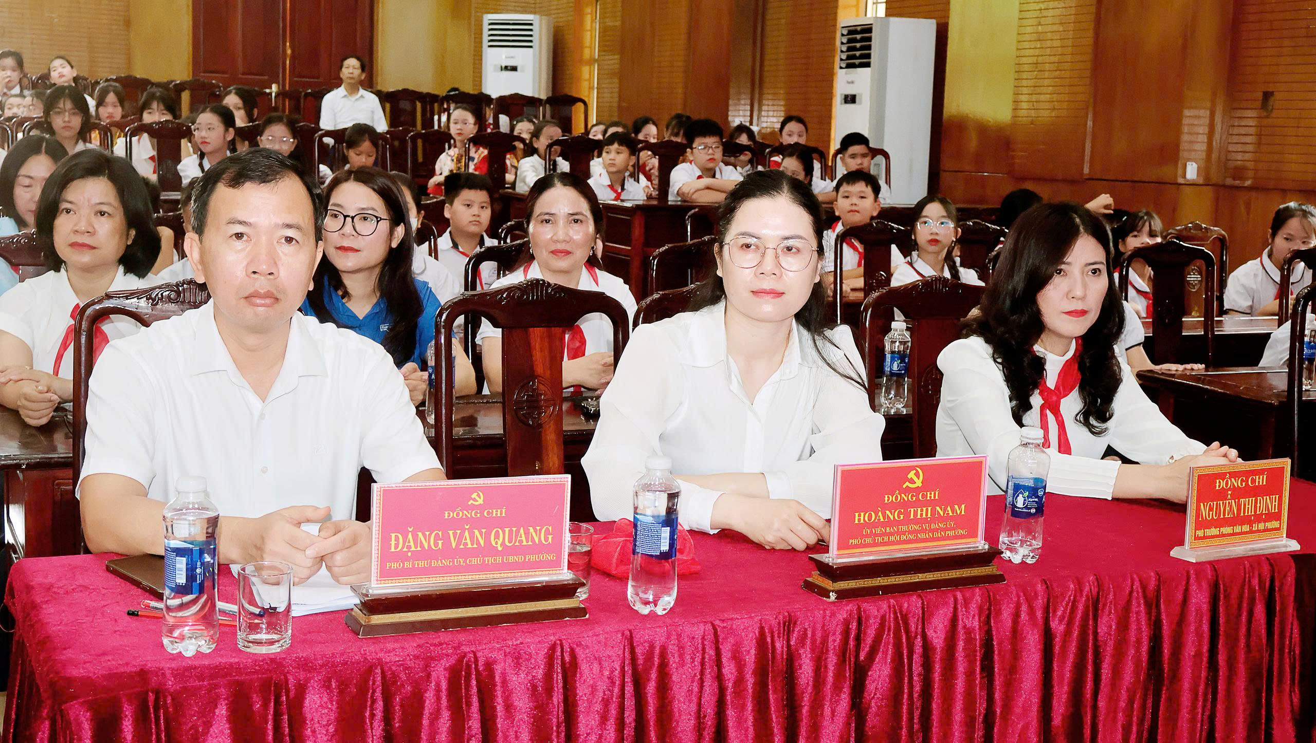 Anh-tin-bai