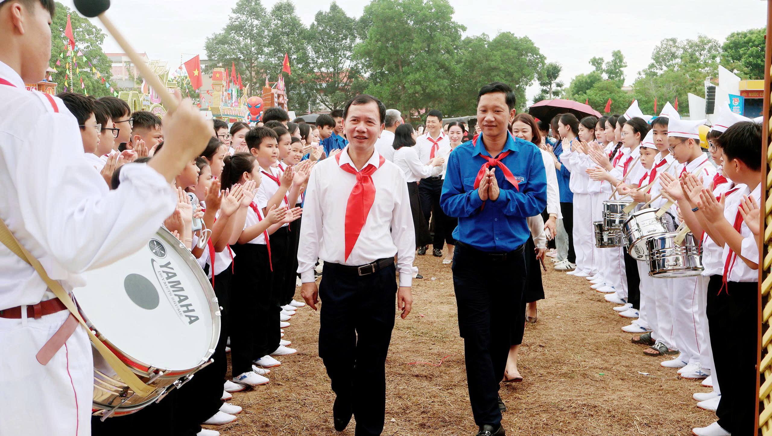 Anh-tin-bai