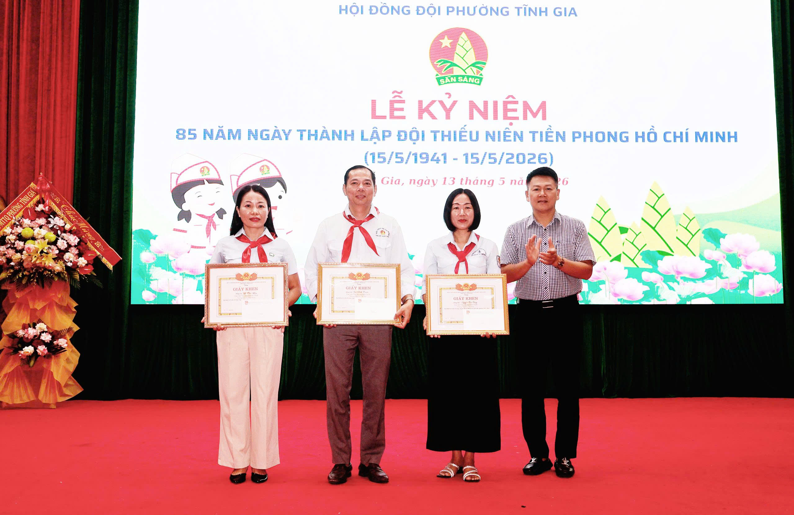 Anh-tin-bai
