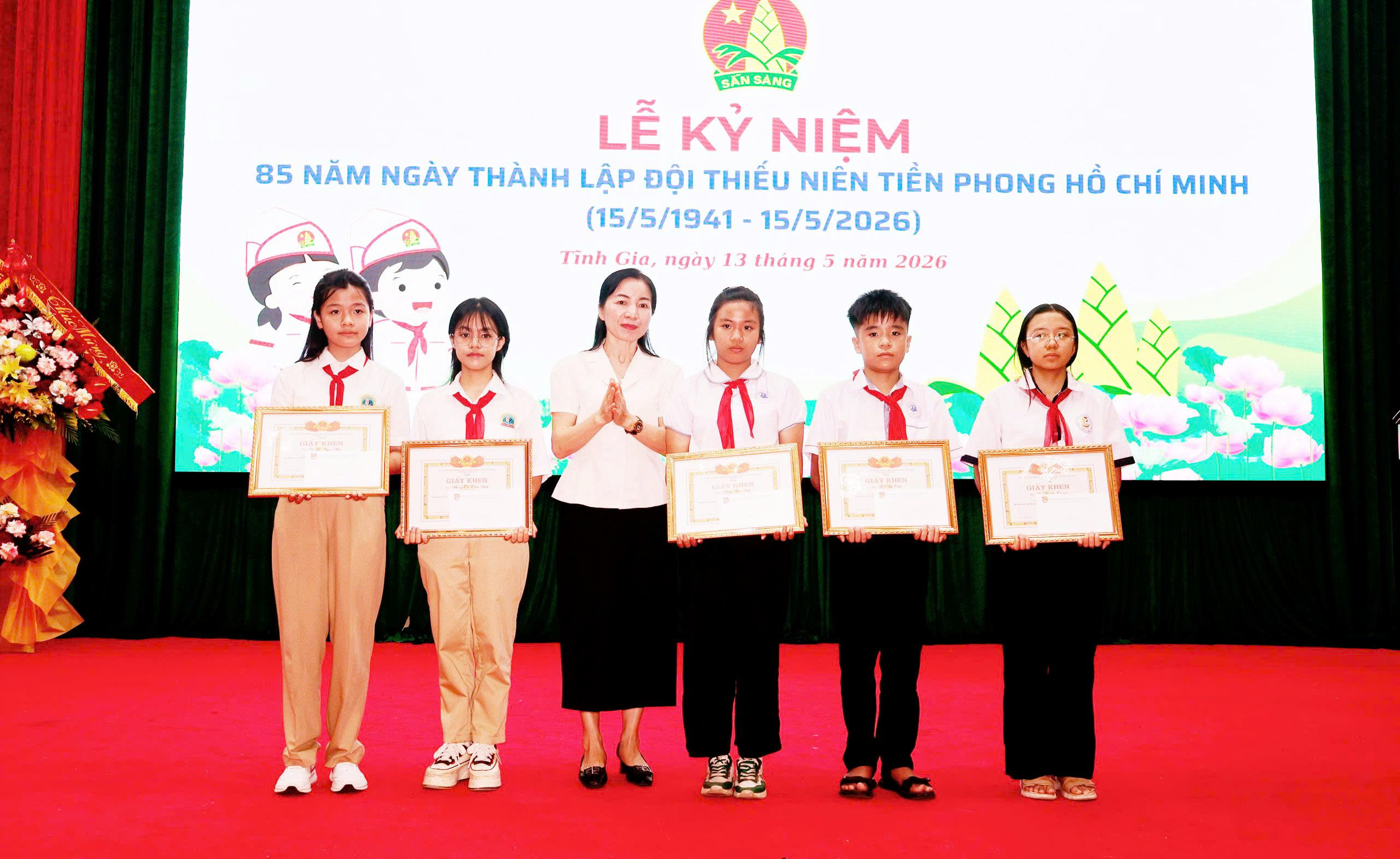 Anh-tin-bai