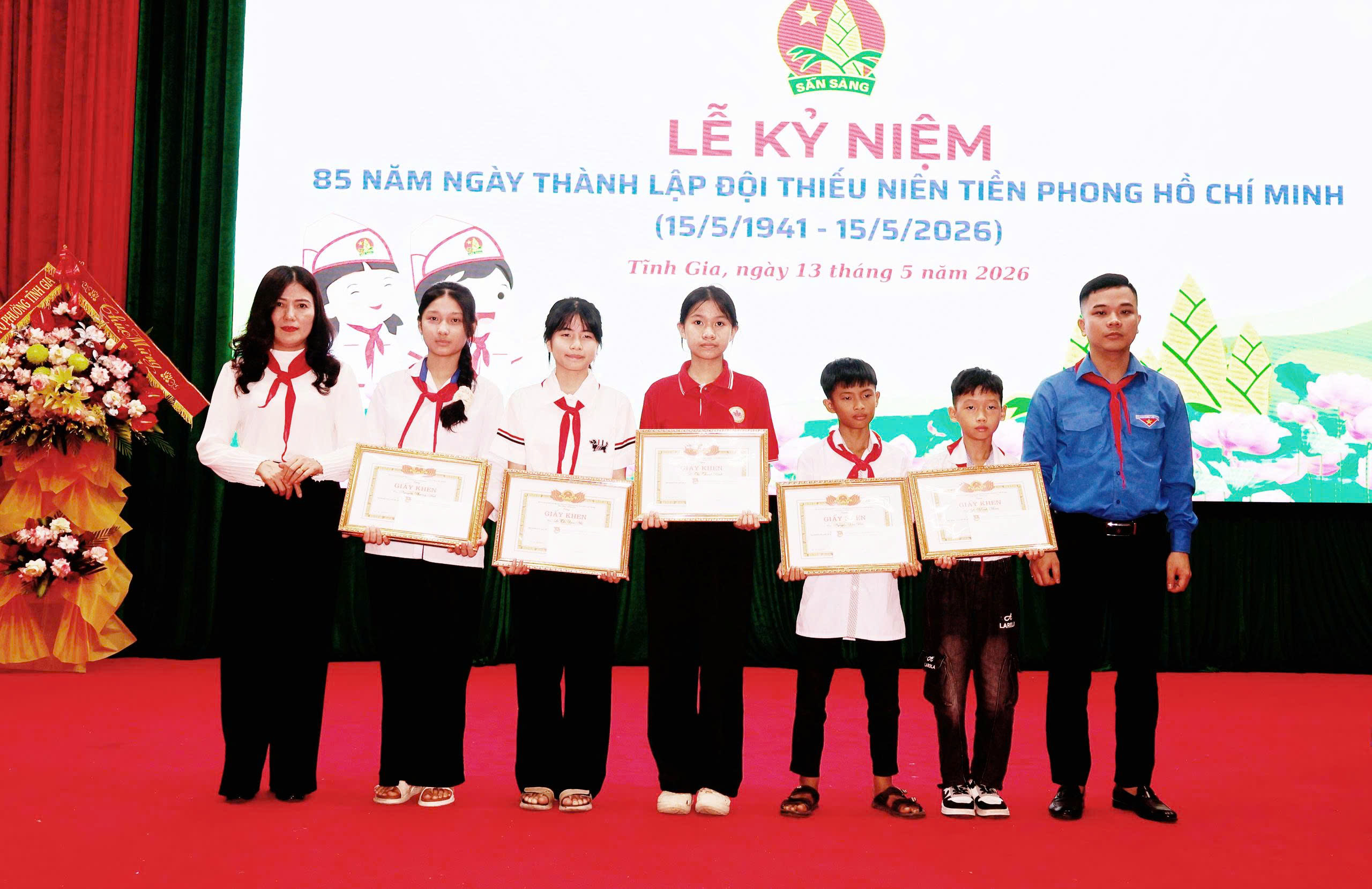 Anh-tin-bai