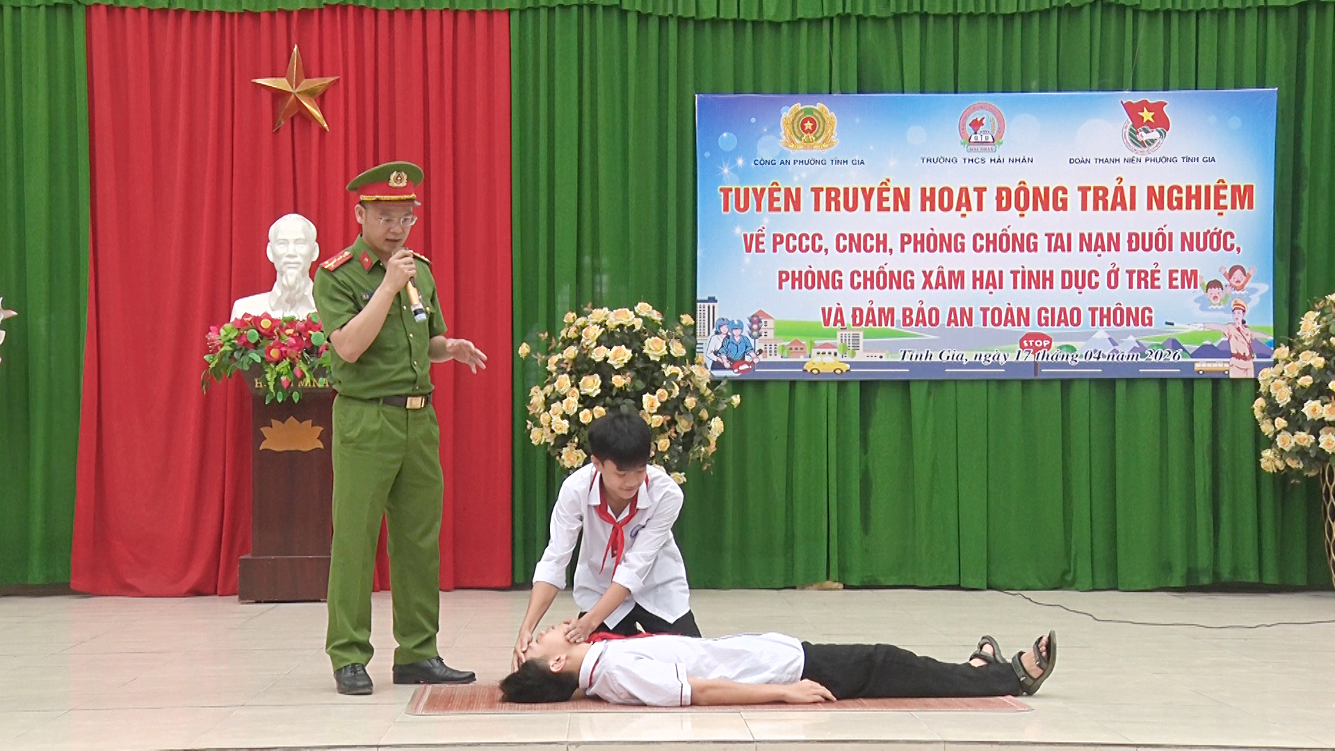Tuyên truyền PCCC, CNCH, phòng chống tai nạn đuối nước, xâm hại tình dục trẻ em tại trường THCS Hải Nhân