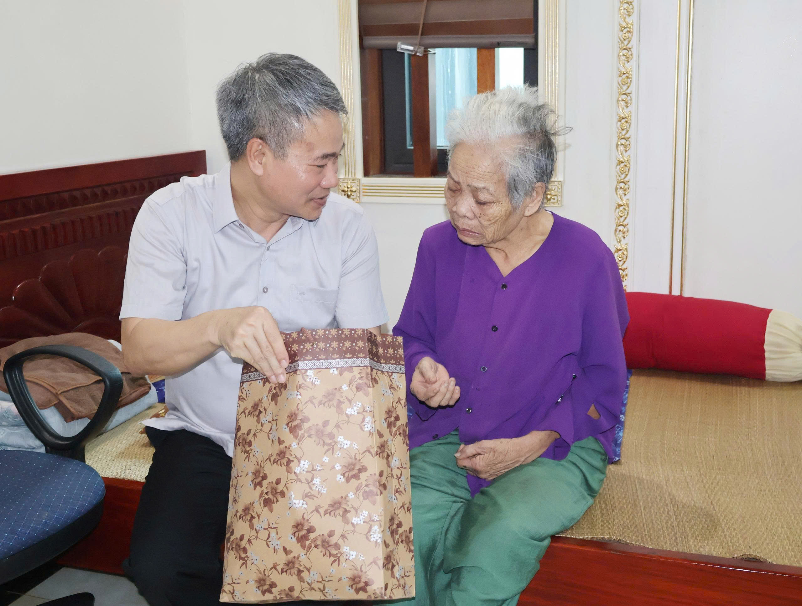 Anh-tin-bai