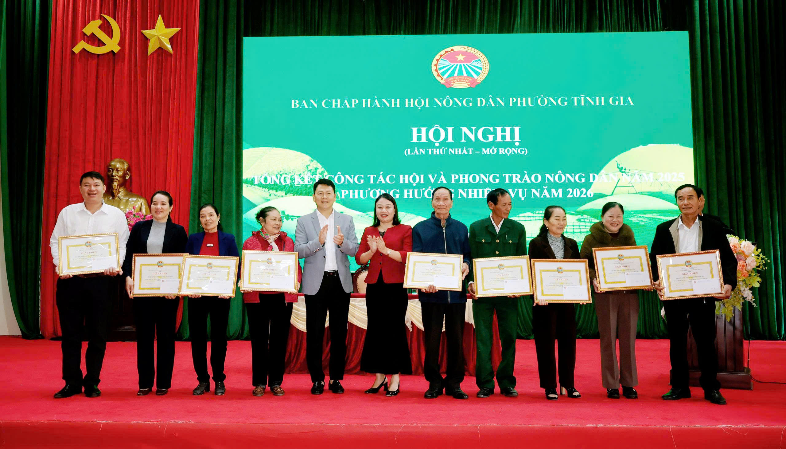 Anh-tin-bai