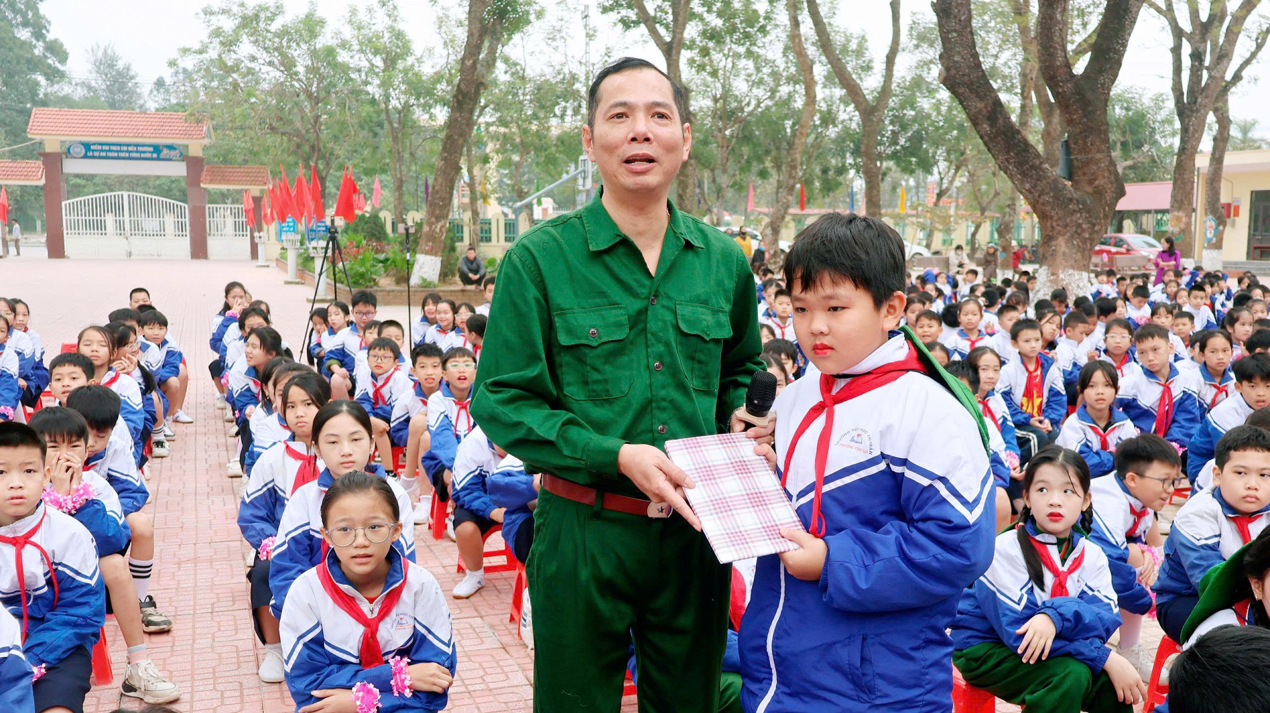 Anh-tin-bai