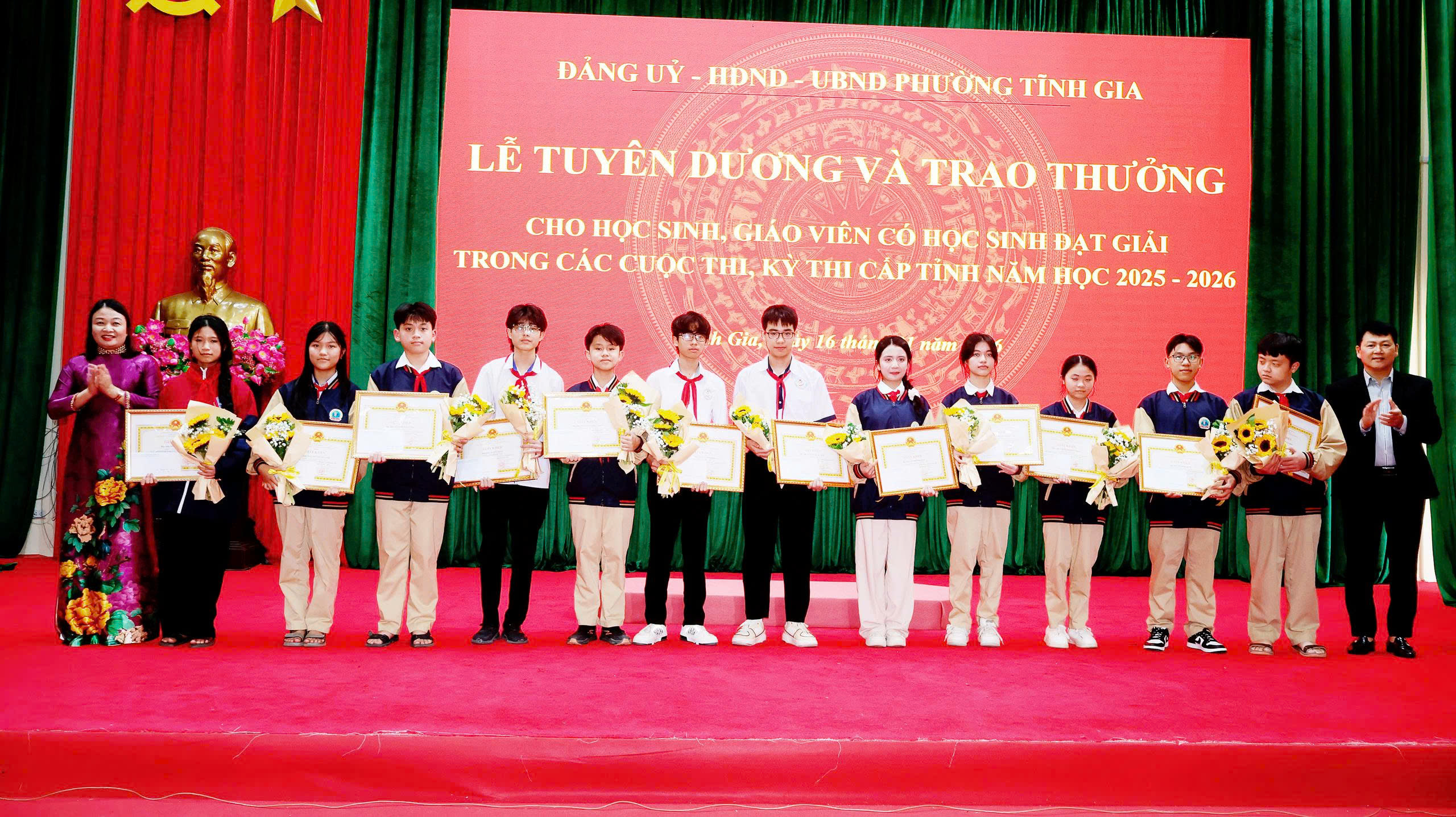 Anh-tin-bai