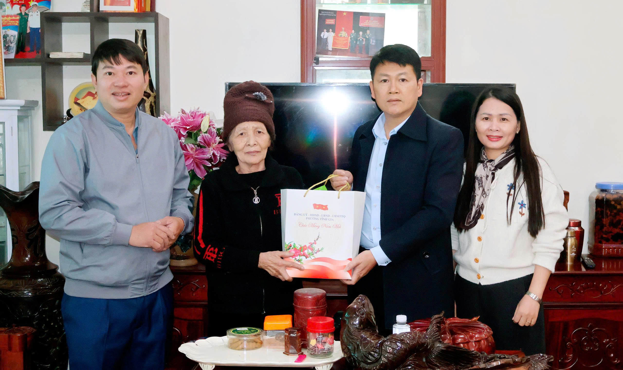 Anh-tin-bai