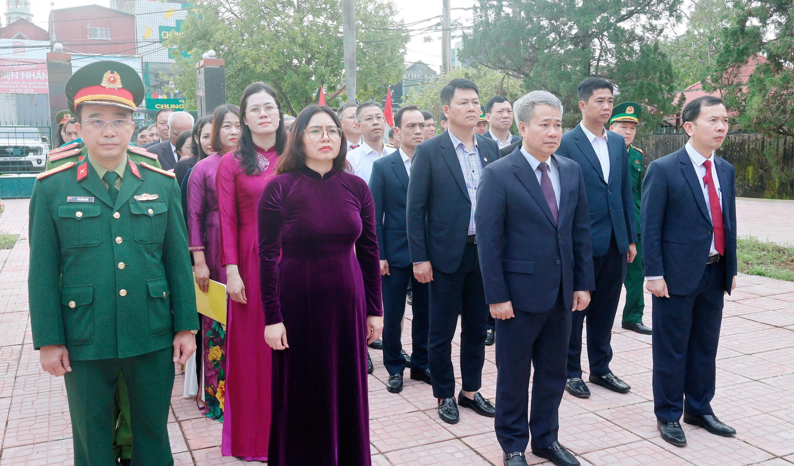 Anh-tin-bai
